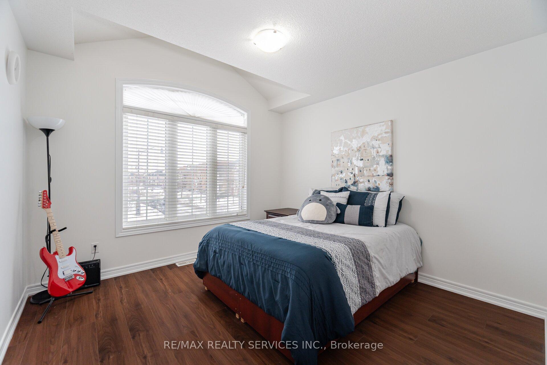 Photo 23 of 71 Vanderpool Crescent, Brampton, Bram East — HOMEH