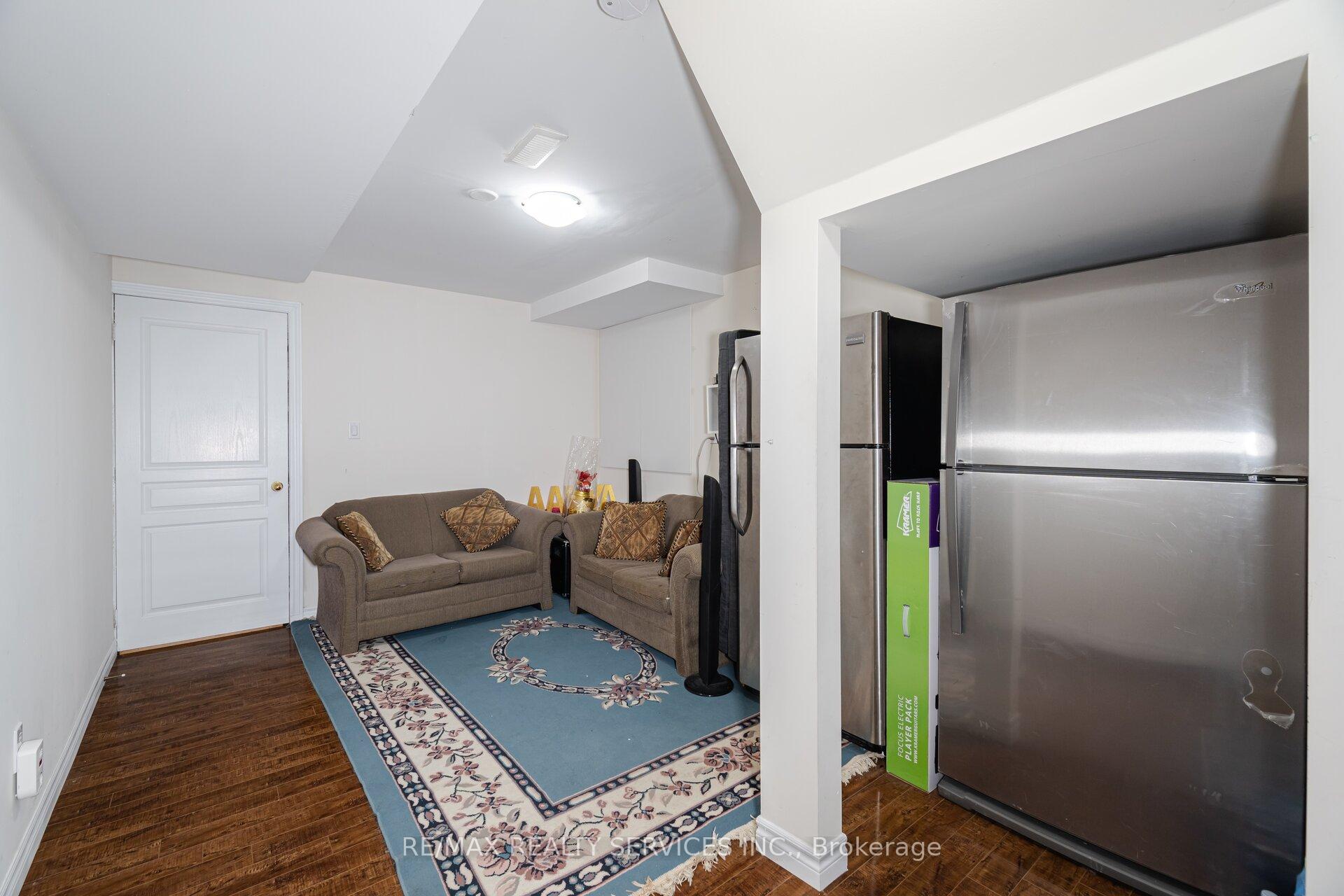 Photo 27 of 71 Vanderpool Crescent, Brampton, Bram East — HOMEH