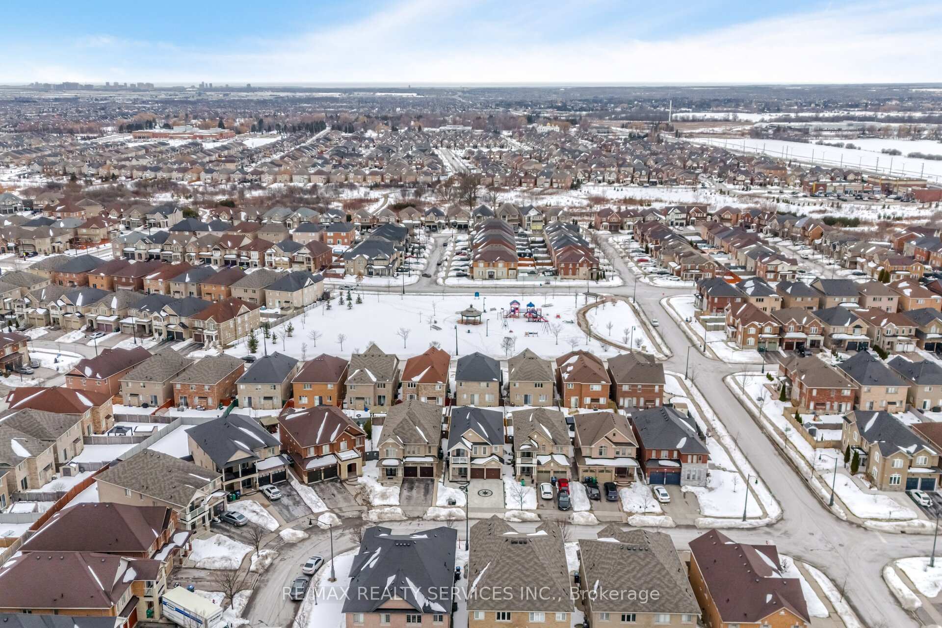 Photo 30 of 71 Vanderpool Crescent, Brampton, Bram East — HOMEH