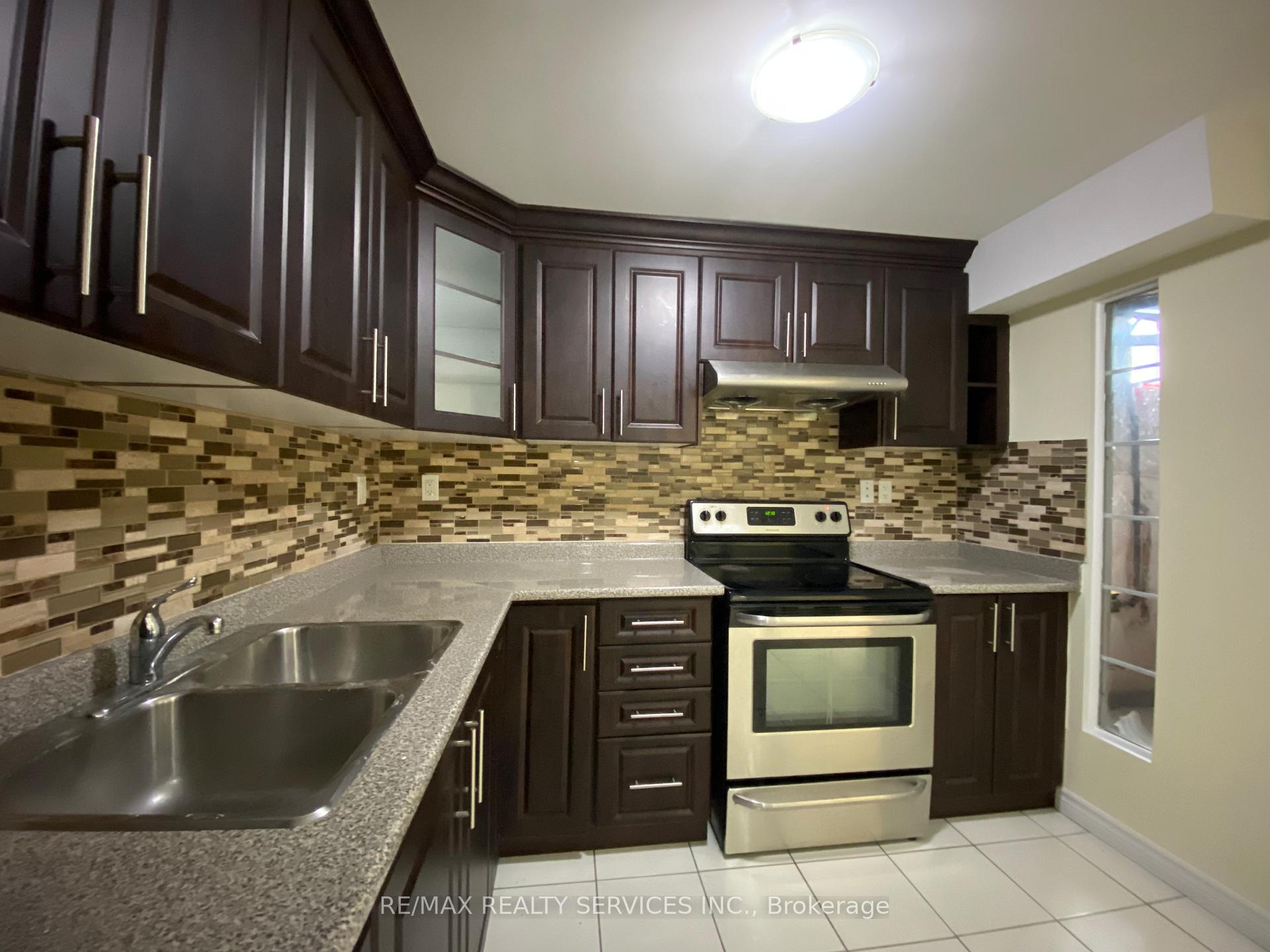 Photo 39 of 71 Vanderpool Crescent, Brampton, Bram East — HOMEH