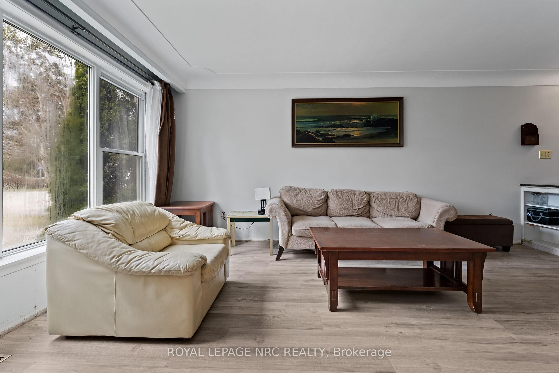 Photo 7 of 1053 Maplehurst Avenue, Burlington, LaSalle — HOMEH