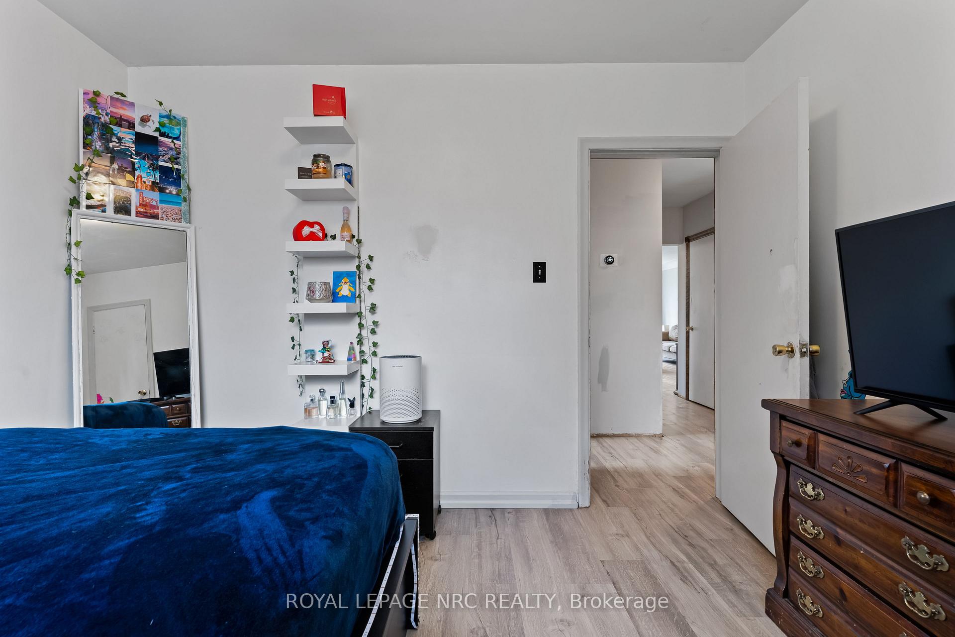Photo 16 of 1053 Maplehurst Avenue, Burlington, LaSalle — HOMEH