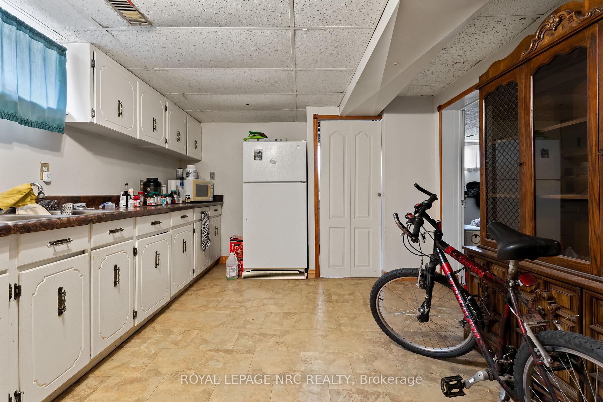 Photo 20 of 1053 Maplehurst Avenue, Burlington, LaSalle — HOMEH