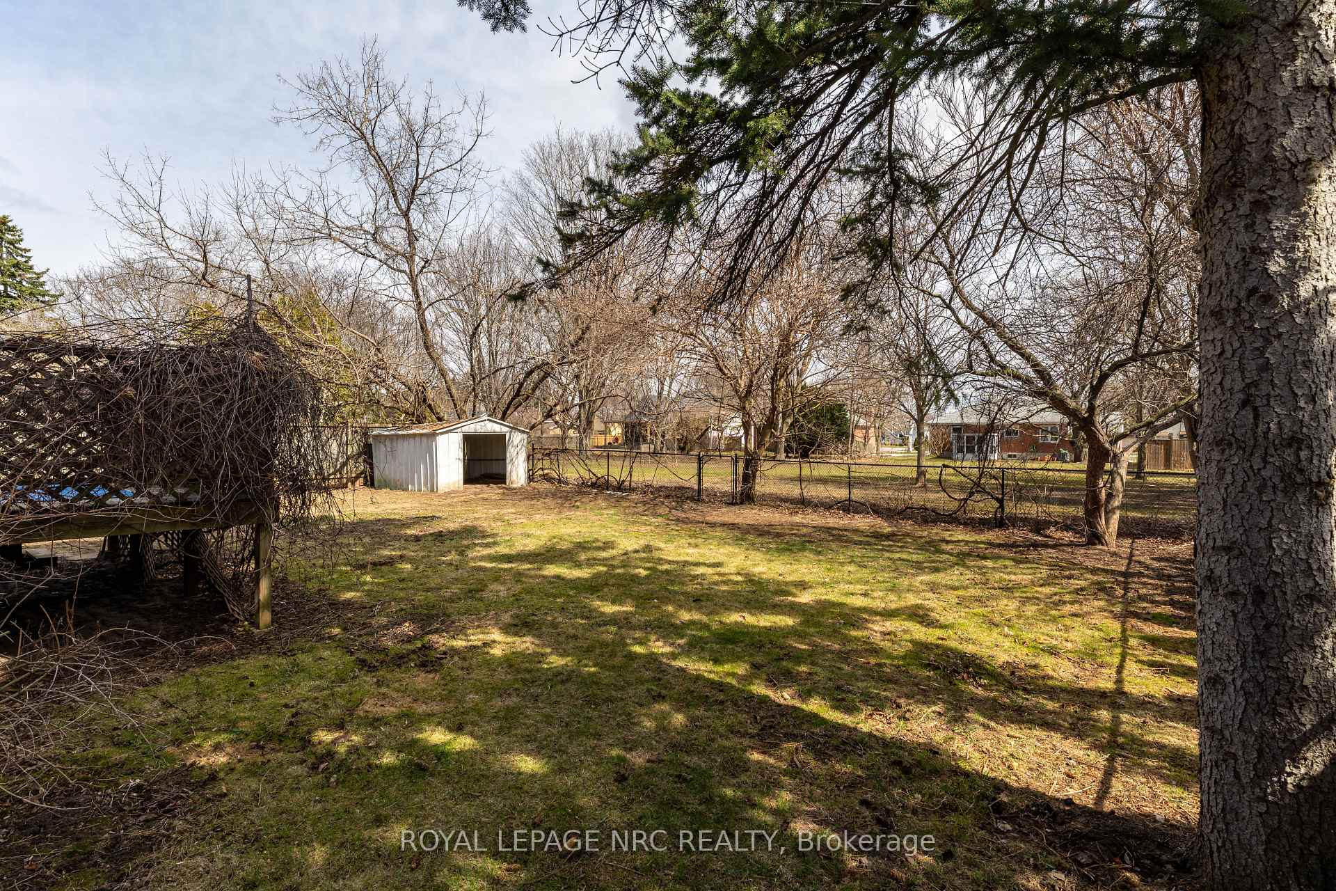 Photo 26 of 1053 Maplehurst Avenue, Burlington, LaSalle — HOMEH
