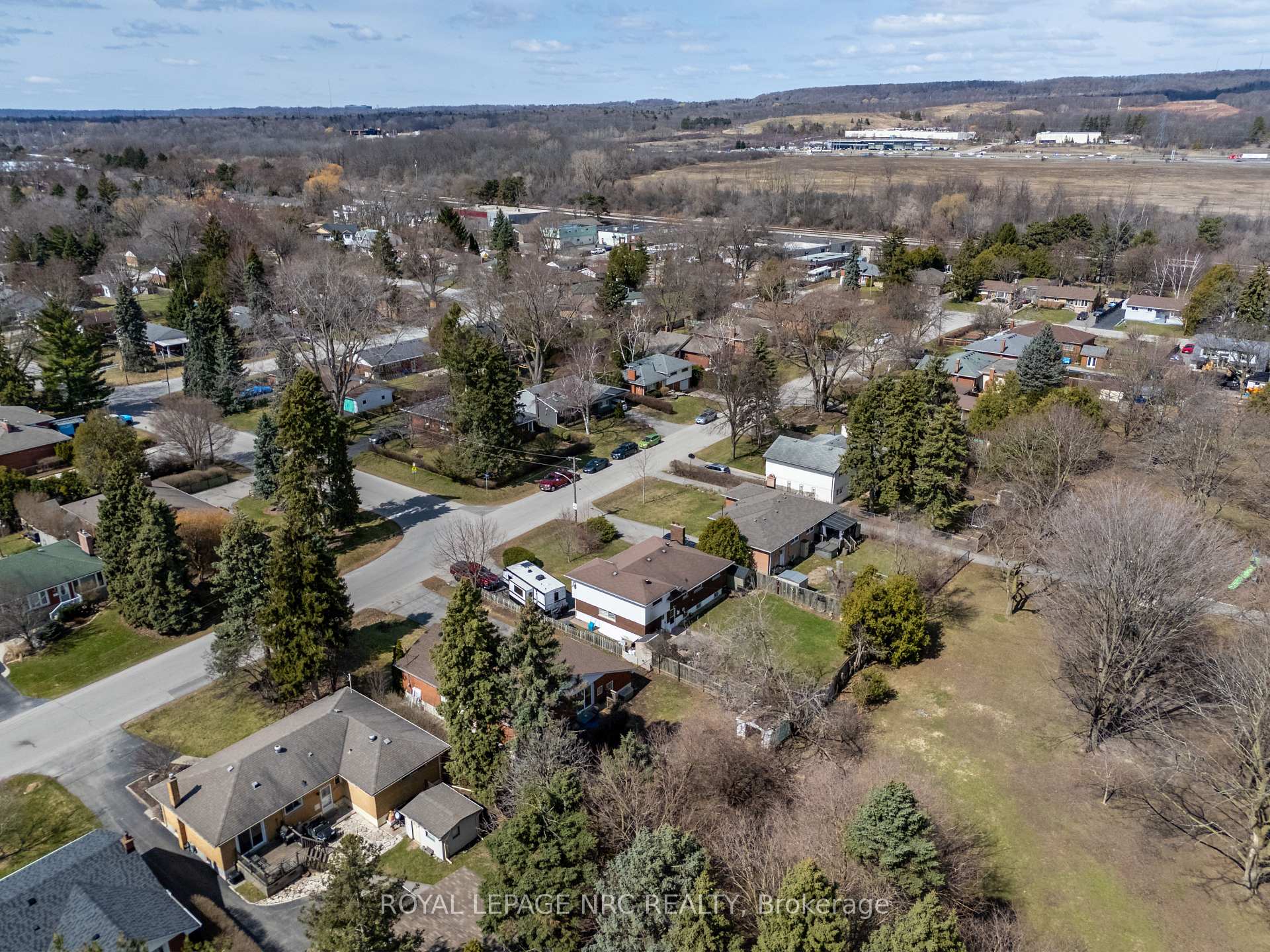 Photo 30 of 1053 Maplehurst Avenue, Burlington, LaSalle — HOMEH