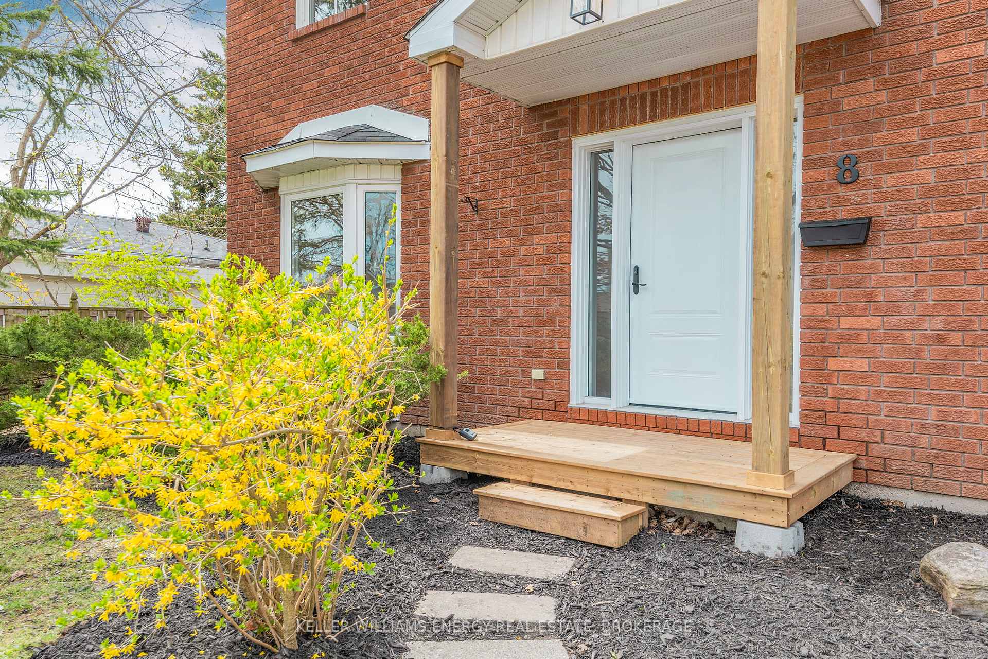 Photo 2 of 8 Heath Street, Barrie, Cundles East — HOMEH