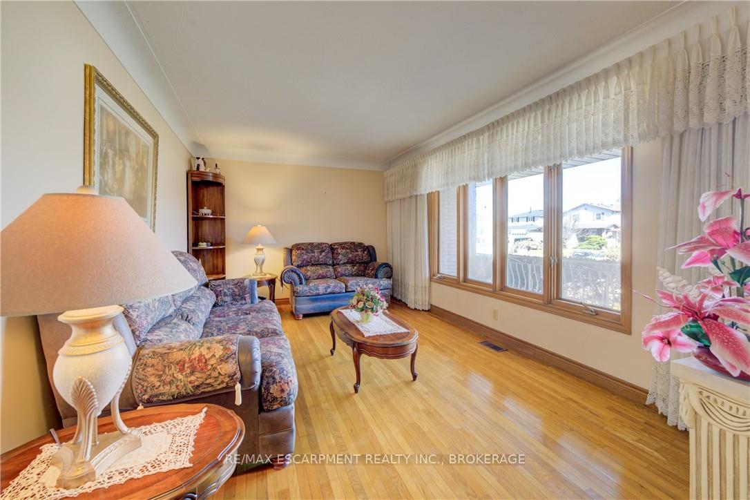 Photo 11 of 9 Stonecliff Court, Hamilton, Gilkson — HOMEH