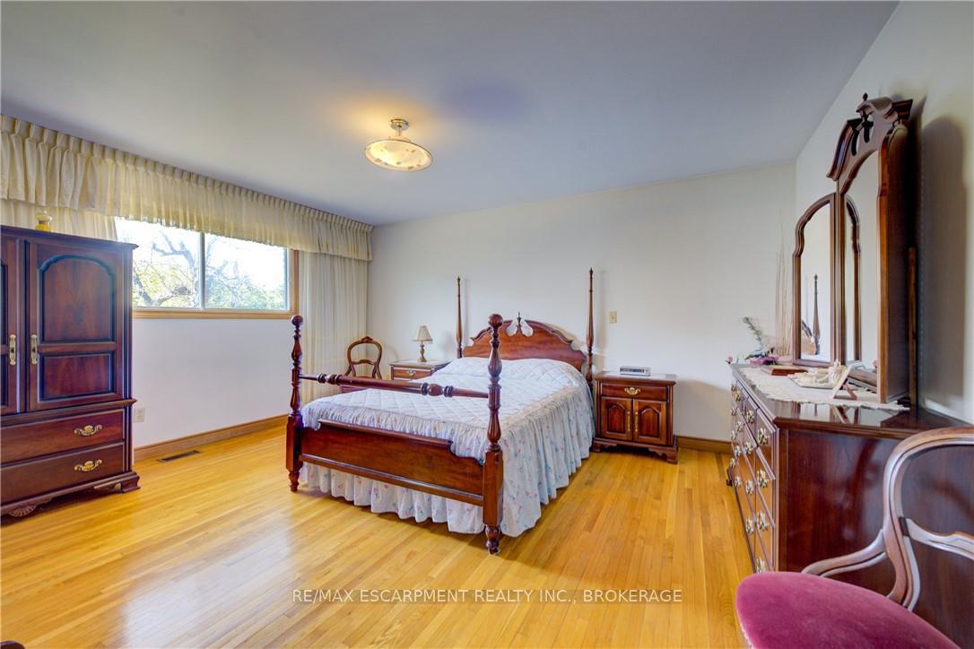 Photo 15 of 9 Stonecliff Court, Hamilton, Gilkson — HOMEH