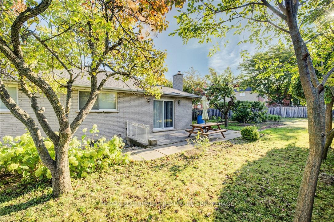 Photo 21 of 9 Stonecliff Court, Hamilton, Gilkson — HOMEH