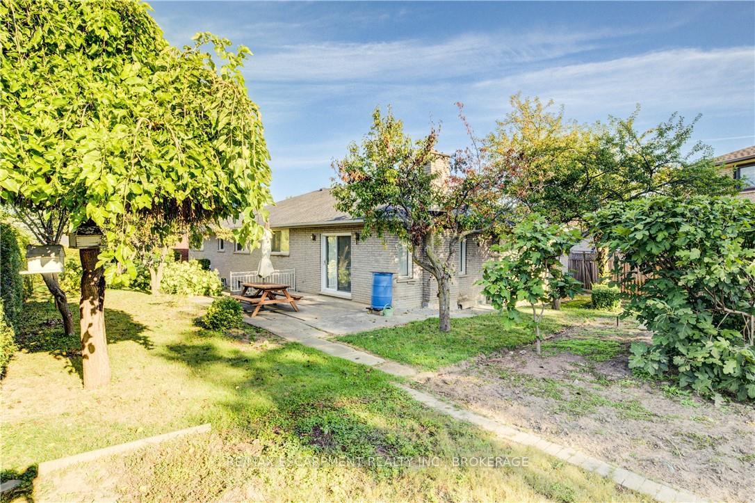 Photo 22 of 9 Stonecliff Court, Hamilton, Gilkson — HOMEH
