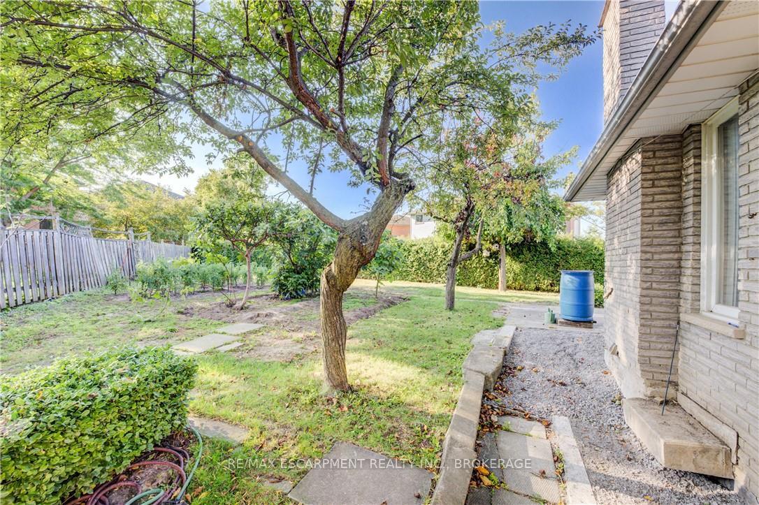 Photo 24 of 9 Stonecliff Court, Hamilton, Gilkson — HOMEH