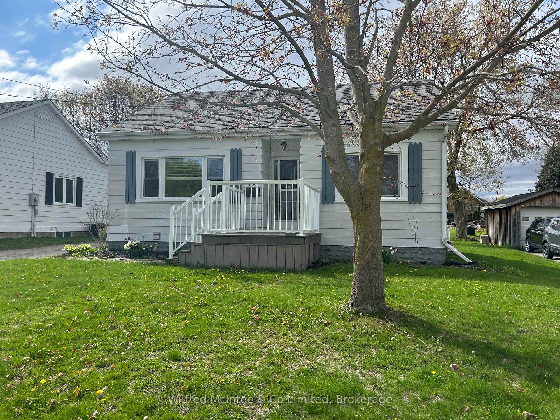 Photo 6 of 104 Mcgivern Street W, Brockton — HOMEH
