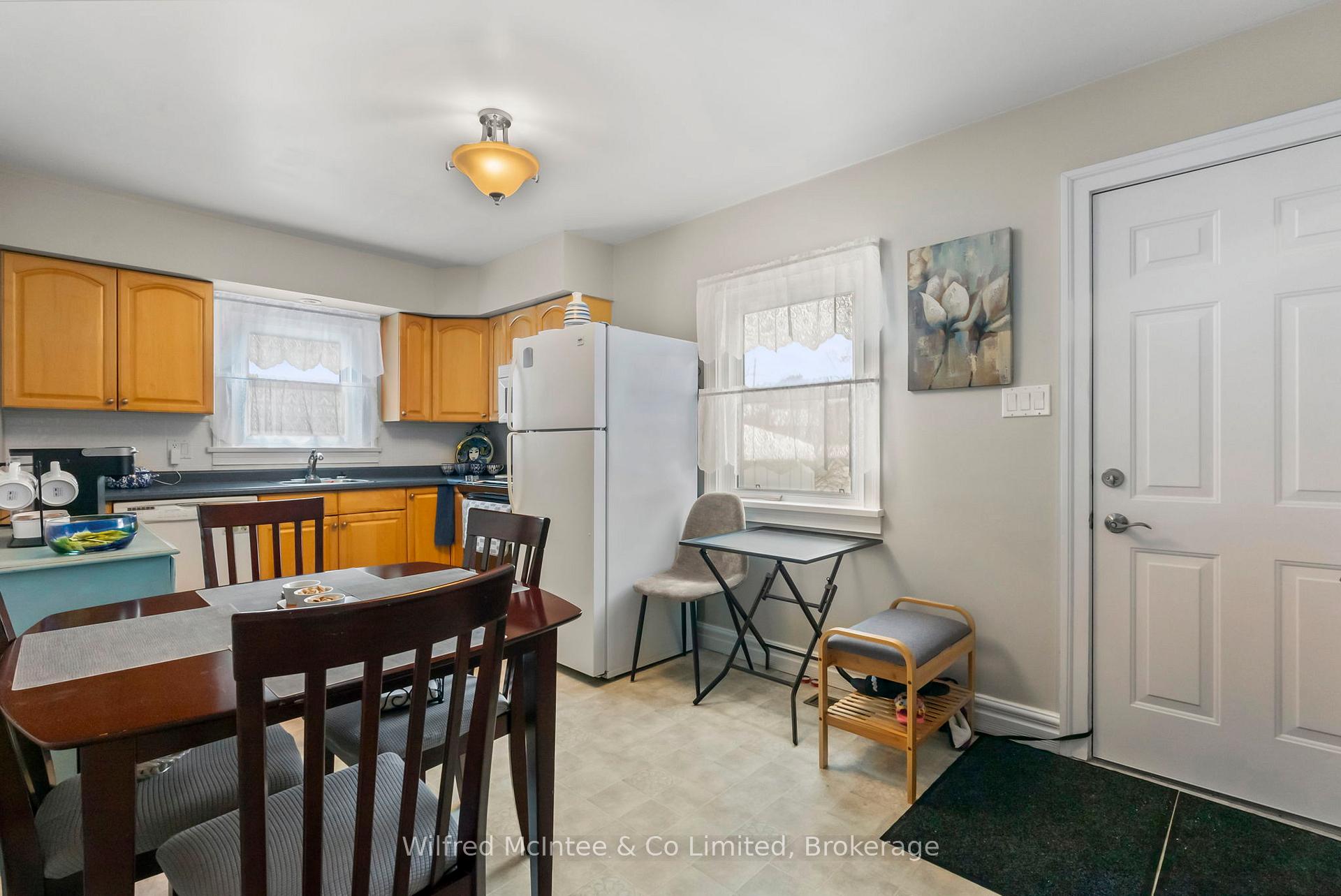 Photo 7 of 104 Mcgivern Street W, Brockton — HOMEH