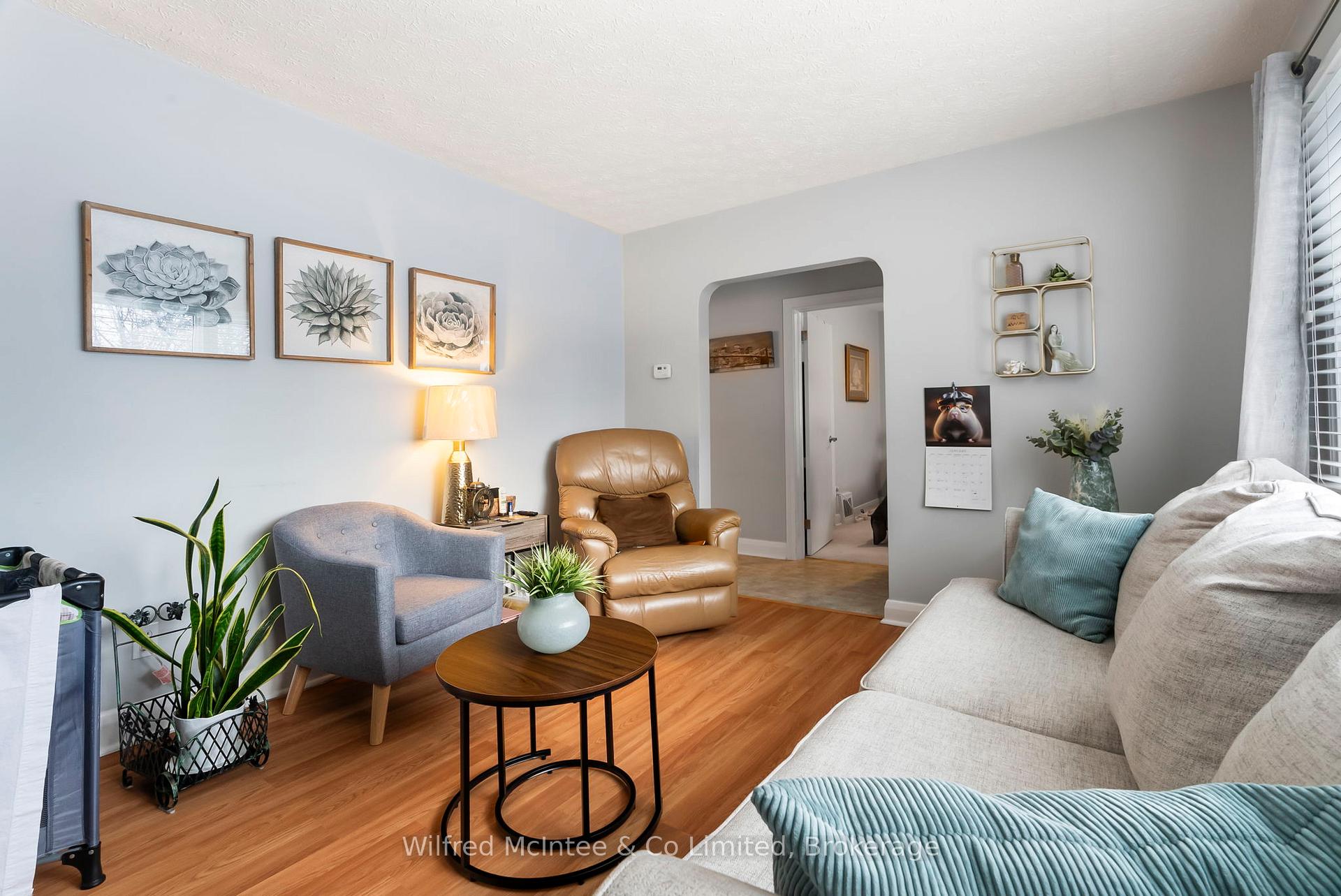 Photo 14 of 104 Mcgivern Street W, Brockton — HOMEH