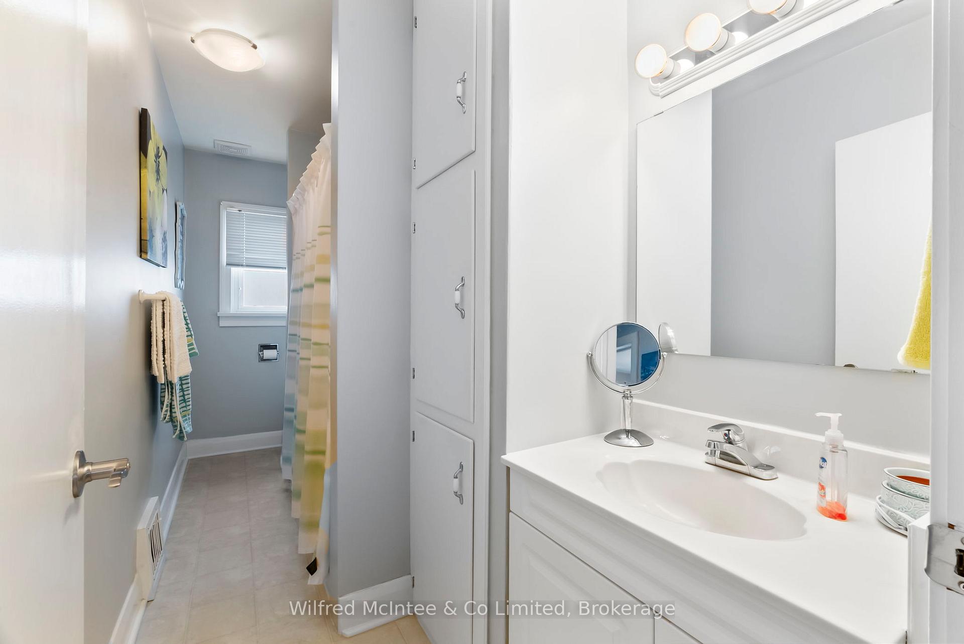 Photo 17 of 104 Mcgivern Street W, Brockton — HOMEH