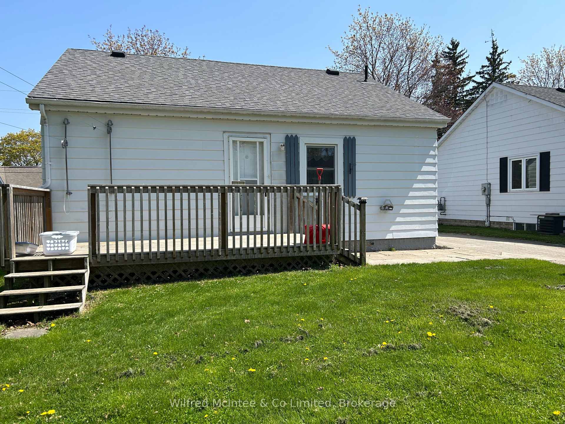 Photo 24 of 104 Mcgivern Street W, Brockton — HOMEH
