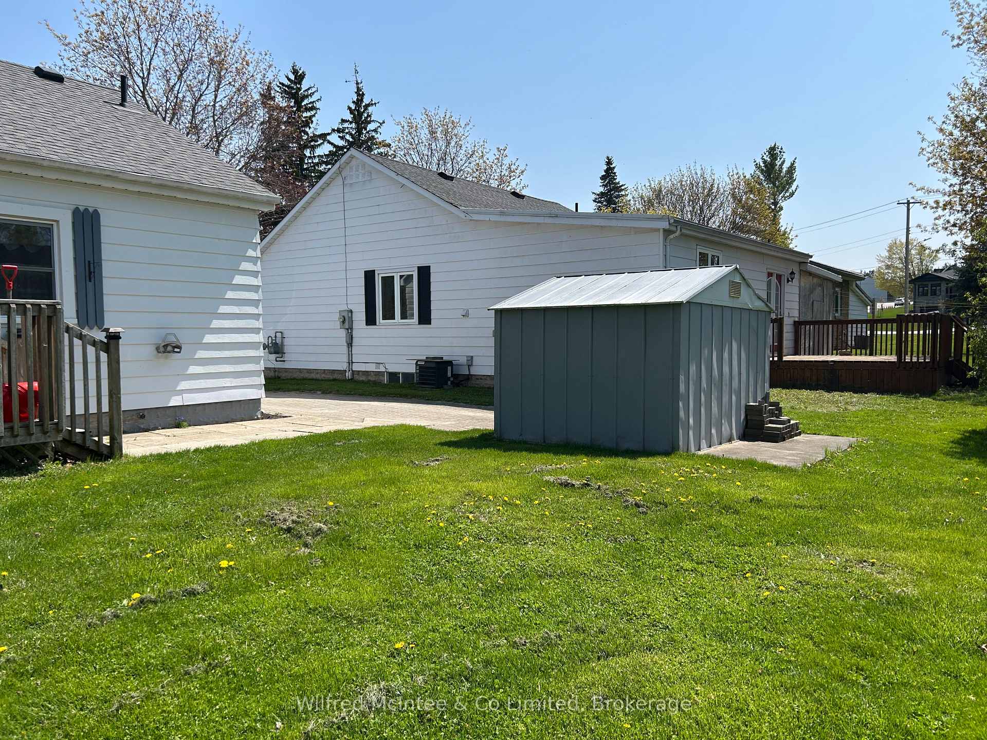 Photo 25 of 104 Mcgivern Street W, Brockton — HOMEH