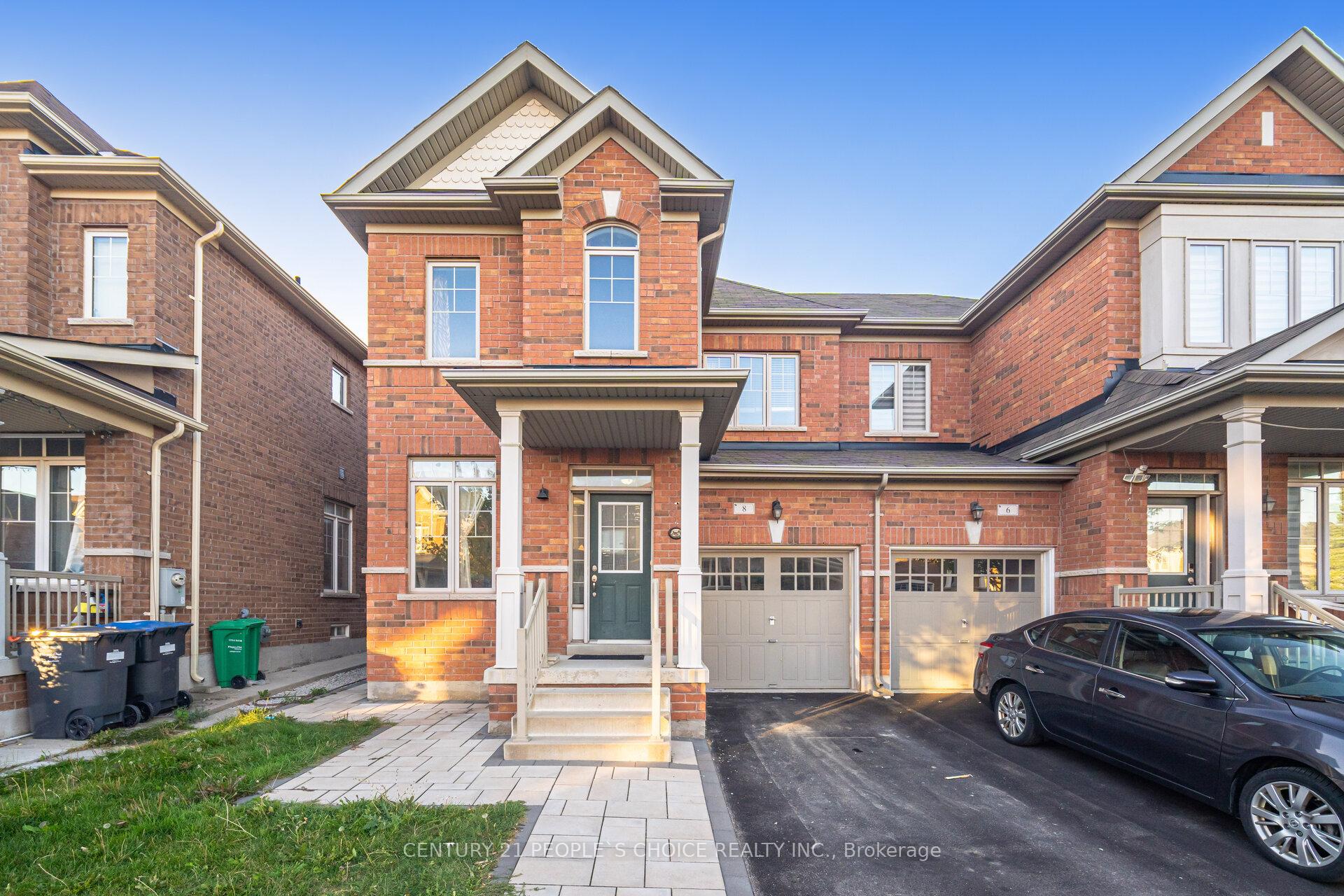 Photo 3 of 8 Fitzgibson Street, Brampton, Credit Valley — HOMEH