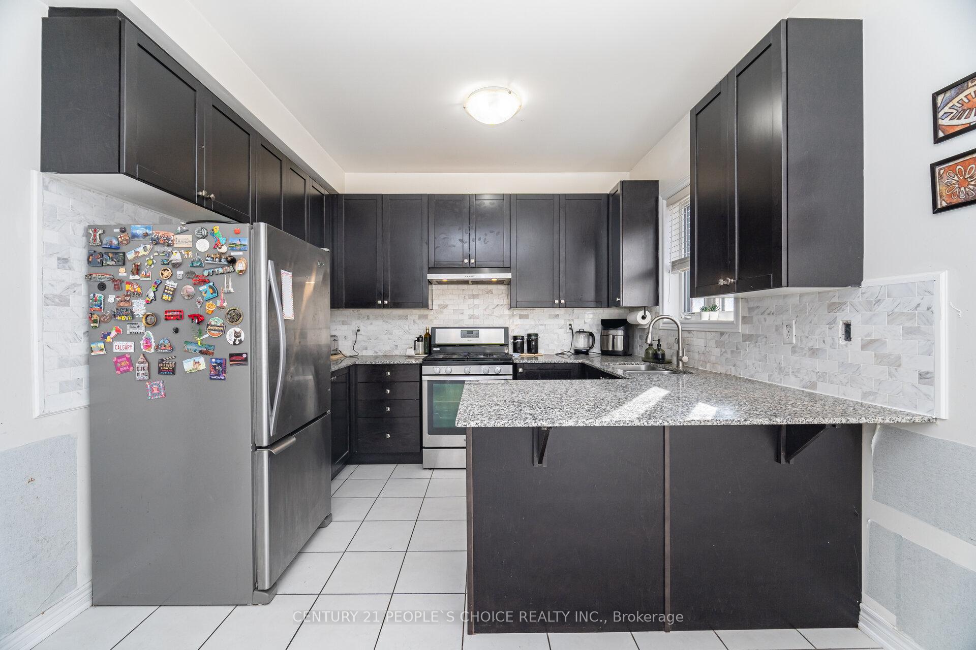 Photo 12 of 8 Fitzgibson Street, Brampton, Credit Valley — HOMEH