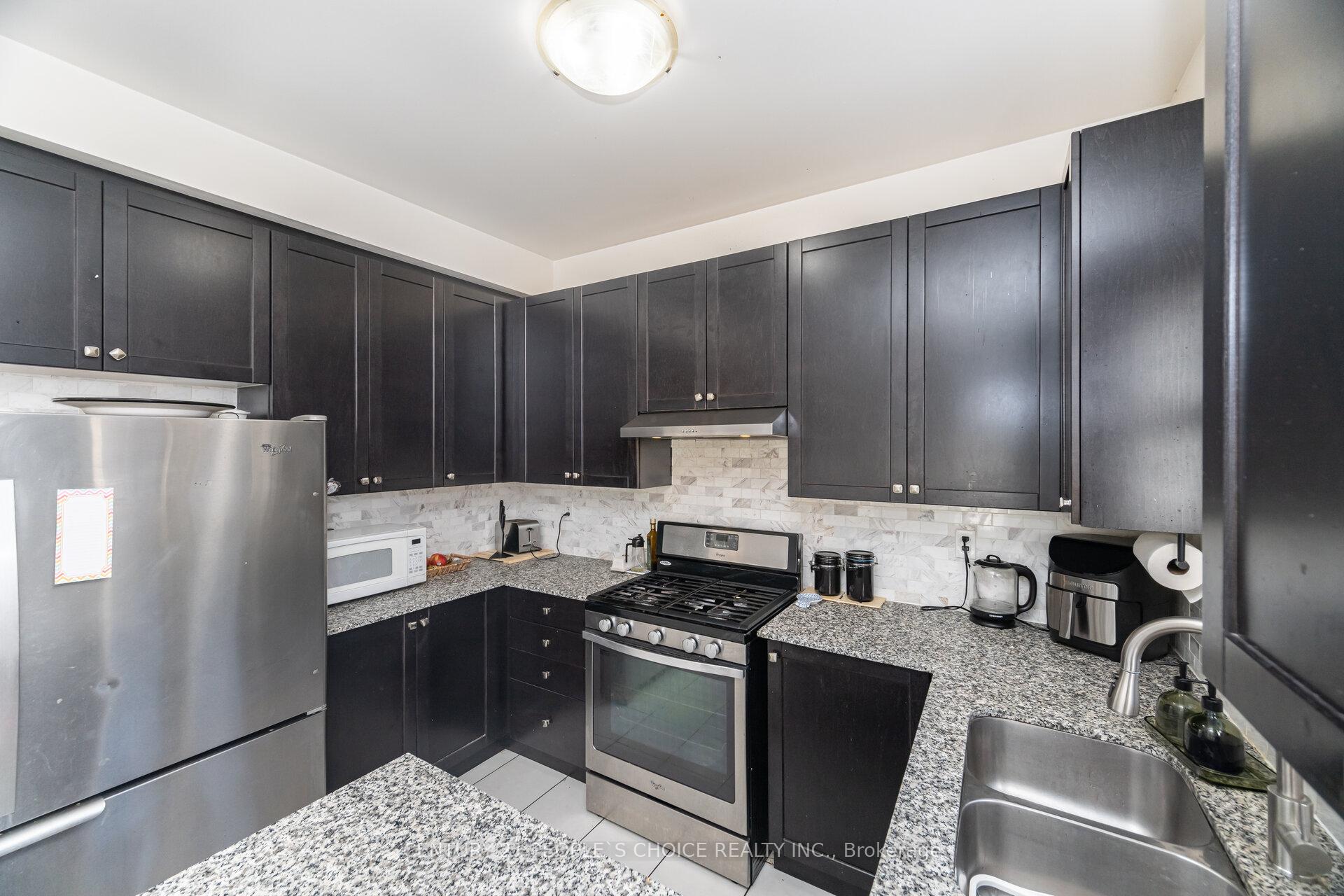 Photo 13 of 8 Fitzgibson Street, Brampton, Credit Valley — HOMEH