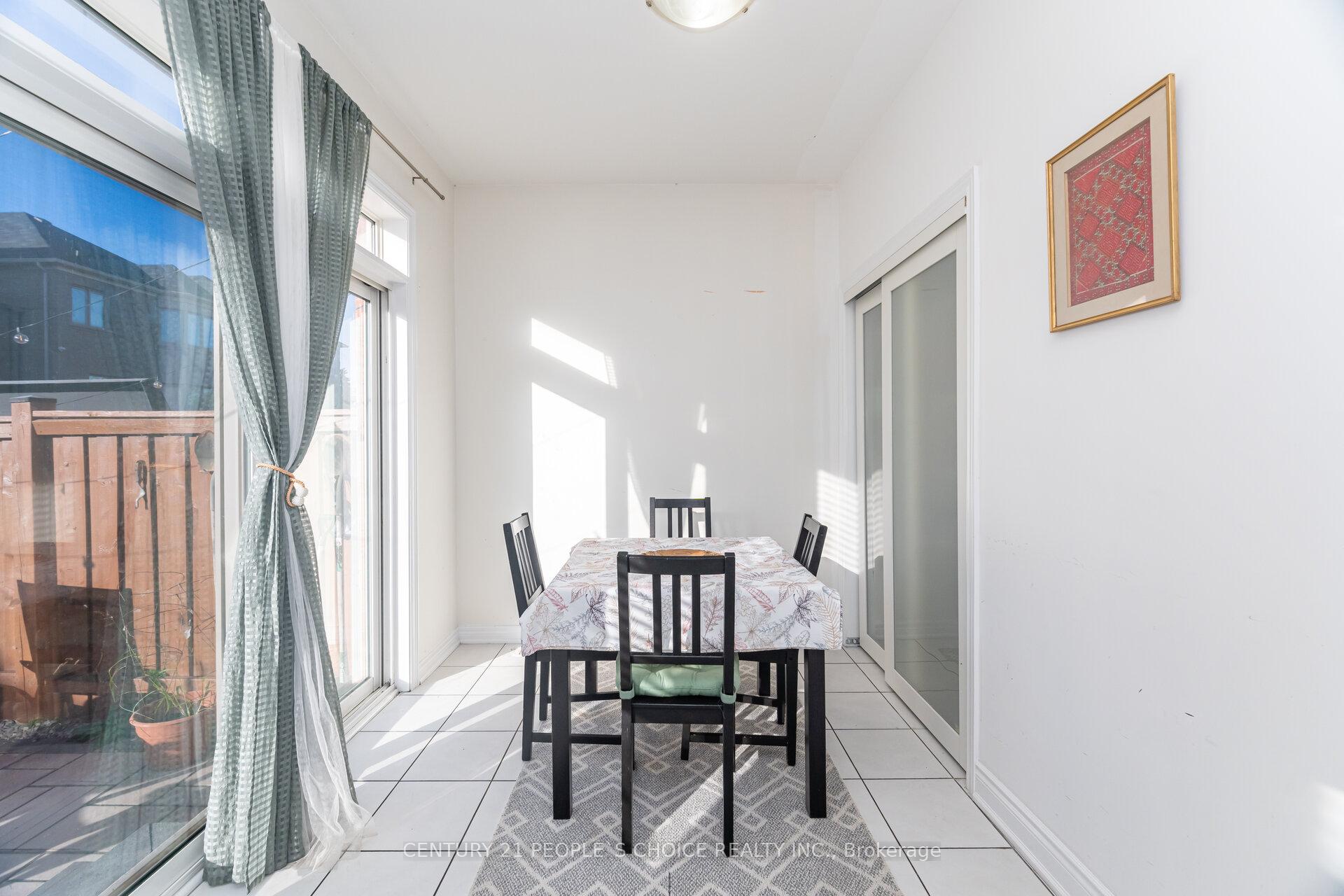 Photo 16 of 8 Fitzgibson Street, Brampton, Credit Valley — HOMEH