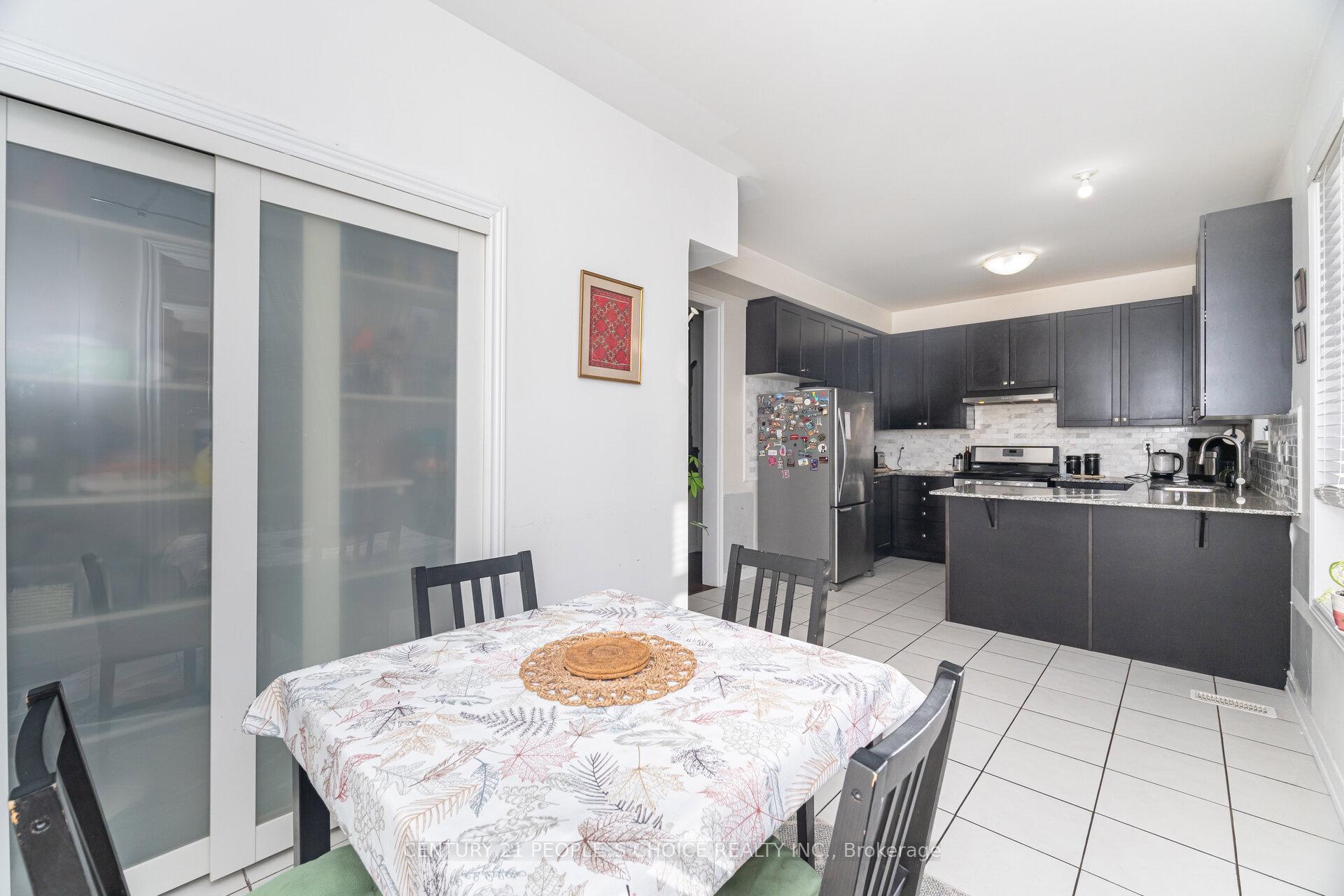 Photo 17 of 8 Fitzgibson Street, Brampton, Credit Valley — HOMEH
