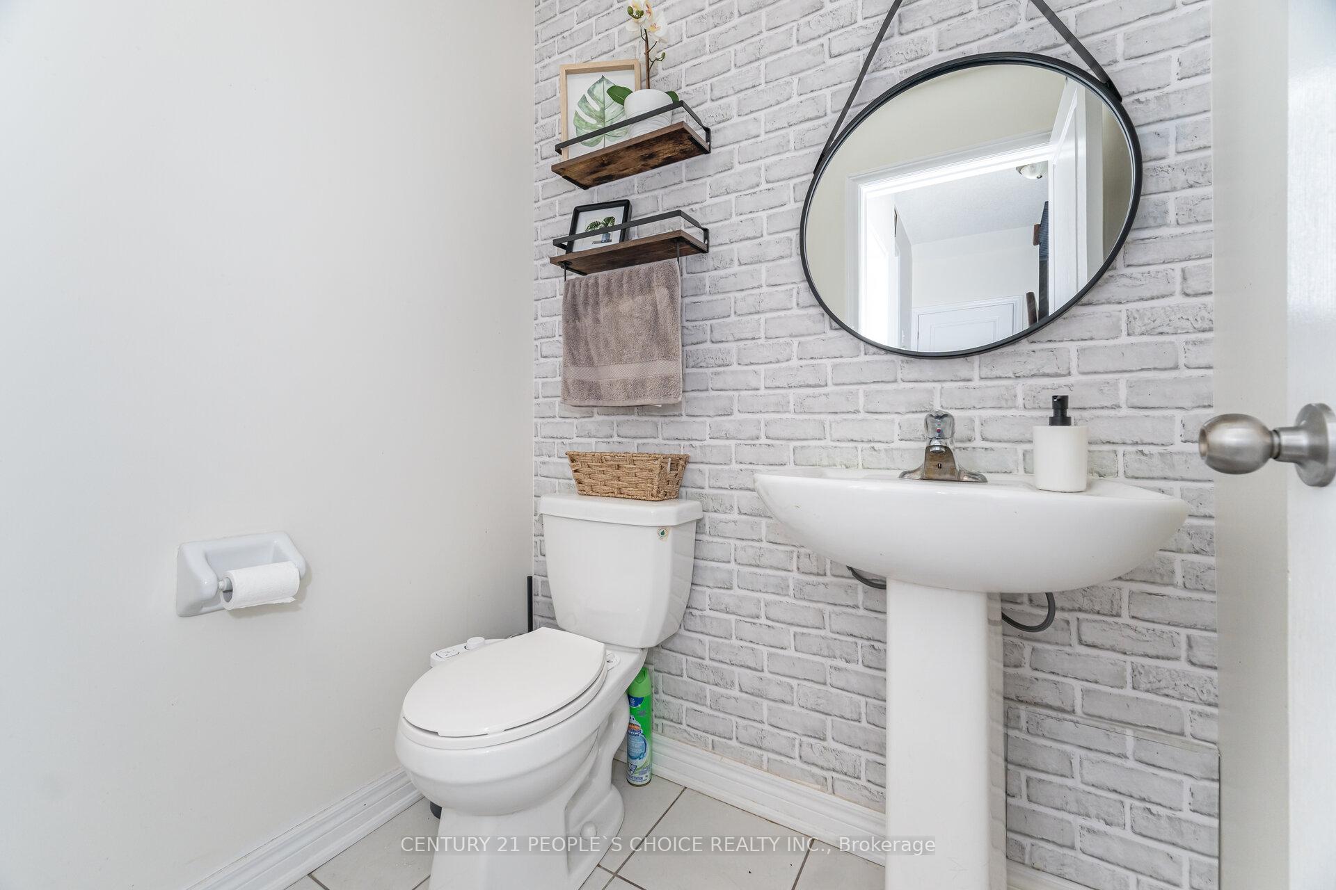 Photo 18 of 8 Fitzgibson Street, Brampton, Credit Valley — HOMEH