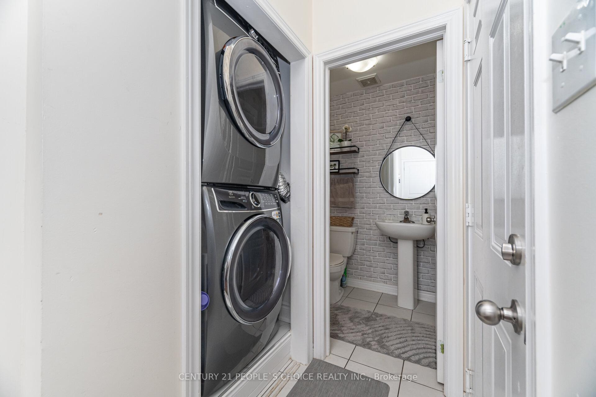 Photo 19 of 8 Fitzgibson Street, Brampton, Credit Valley — HOMEH