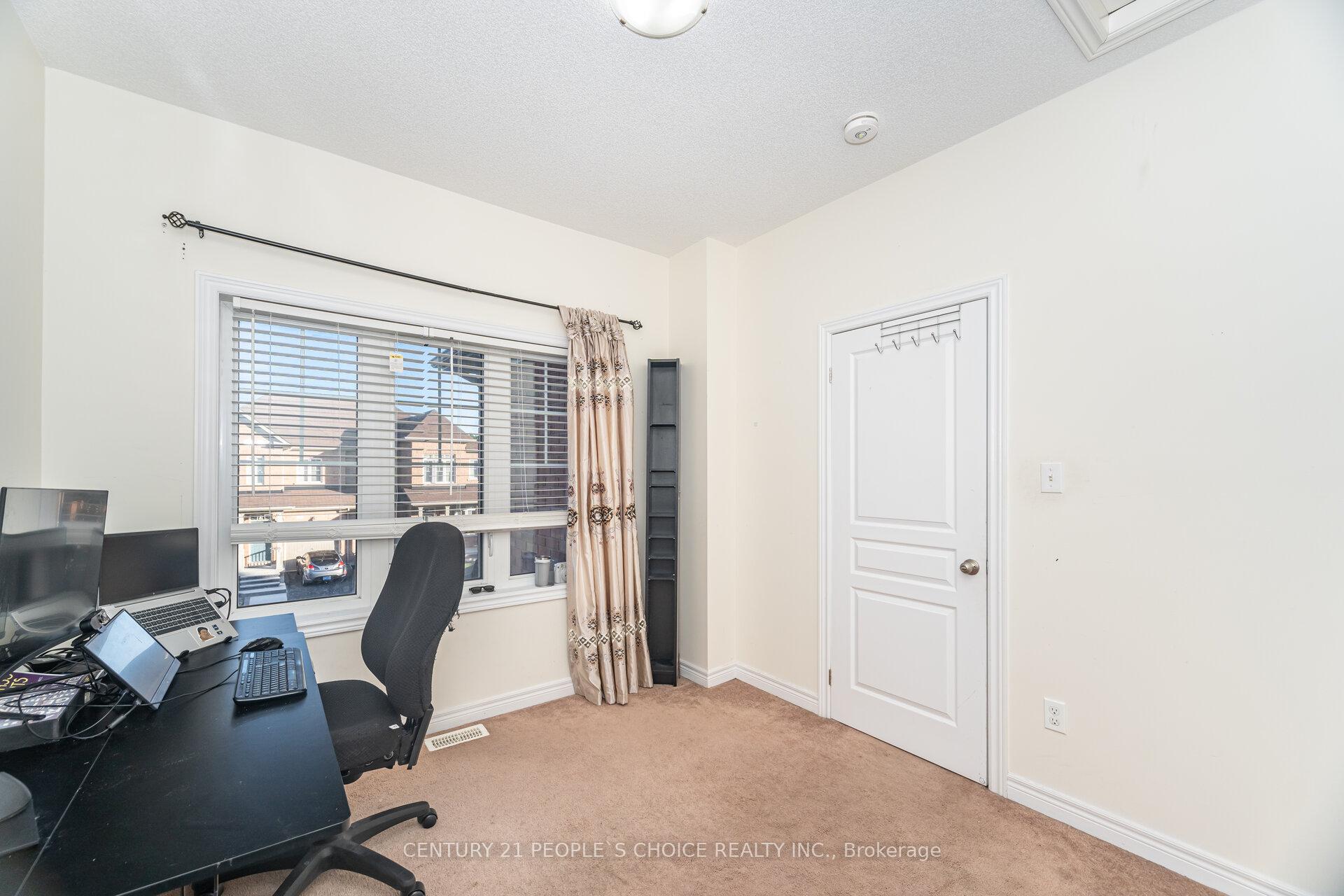 Photo 32 of 8 Fitzgibson Street, Brampton, Credit Valley — HOMEH