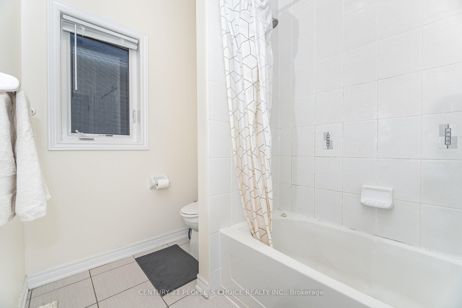 Photo 35 of 8 Fitzgibson Street, Brampton, Credit Valley — HOMEH