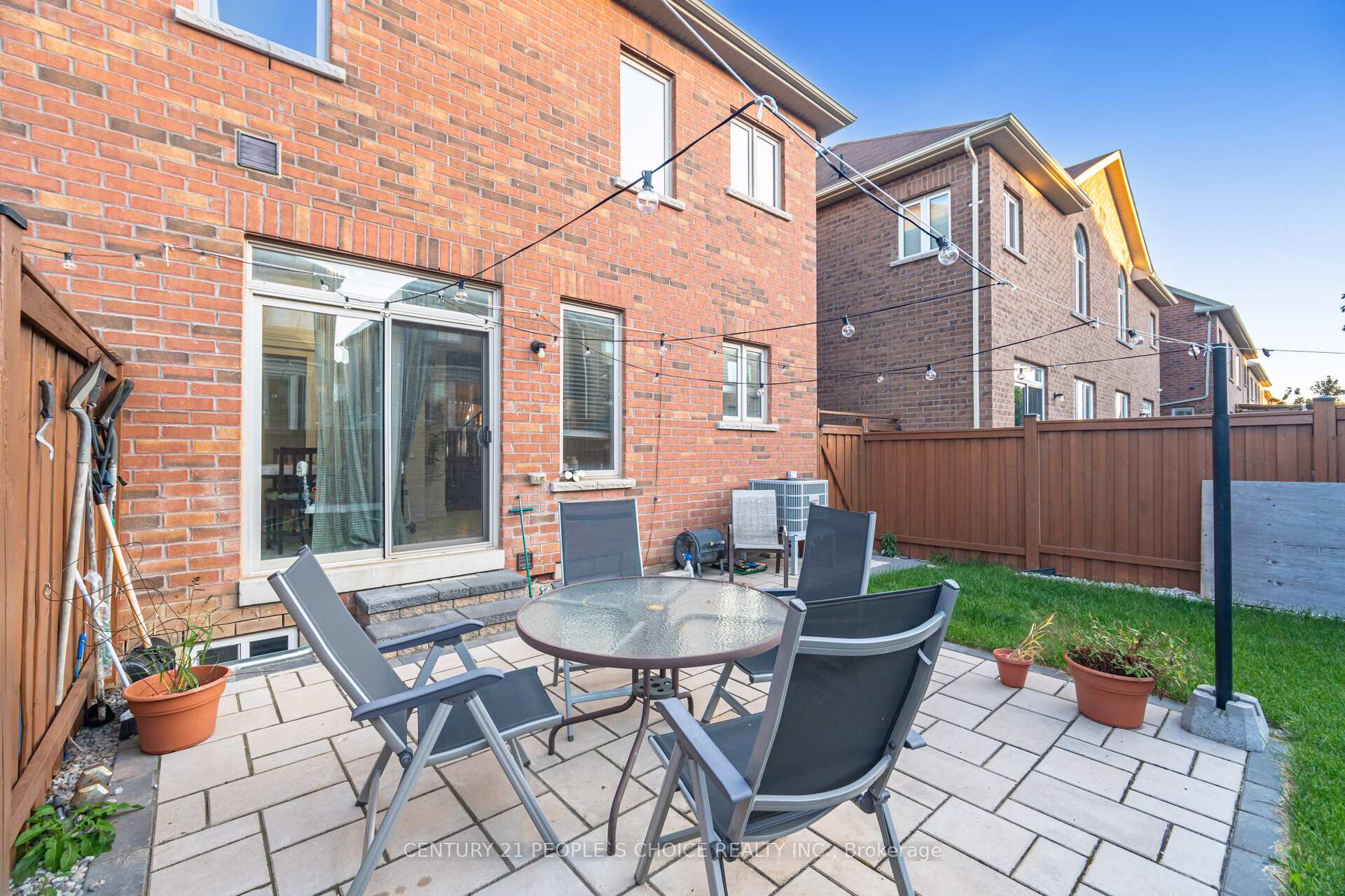 Photo 37 of 8 Fitzgibson Street, Brampton, Credit Valley — HOMEH
