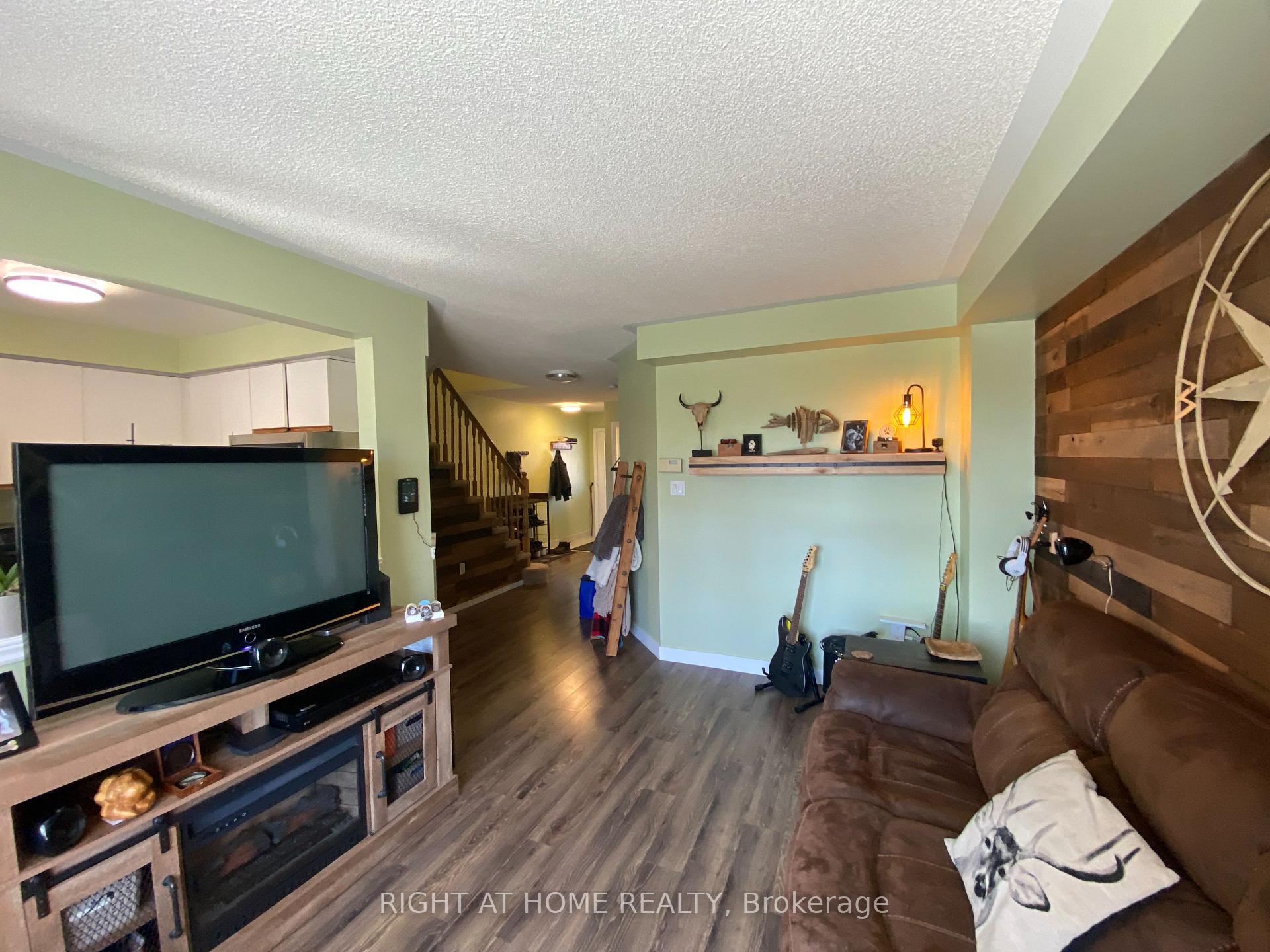 Photo 3 of 41 Brucker Road, Barrie, Holly — HOMEH
