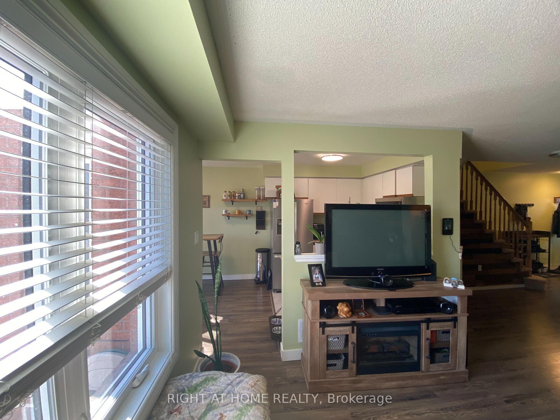 Photo 6 of 41 Brucker Road, Barrie, Holly — HOMEH