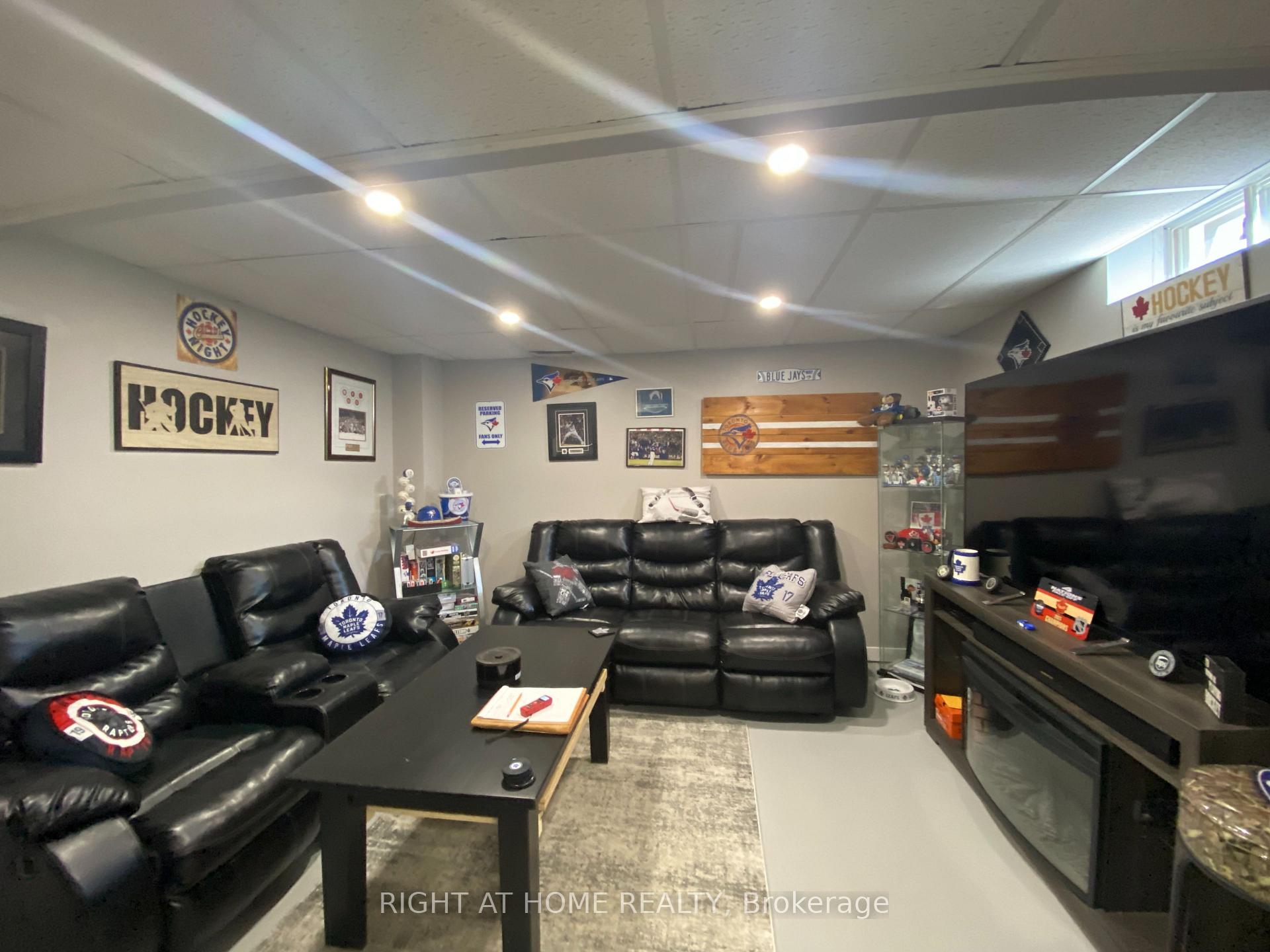 Photo 12 of 41 Brucker Road, Barrie, Holly — HOMEH