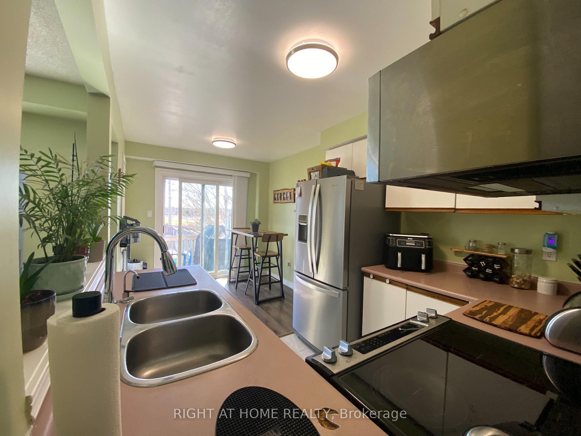 Photo 18 of 41 Brucker Road, Barrie, Holly — HOMEH