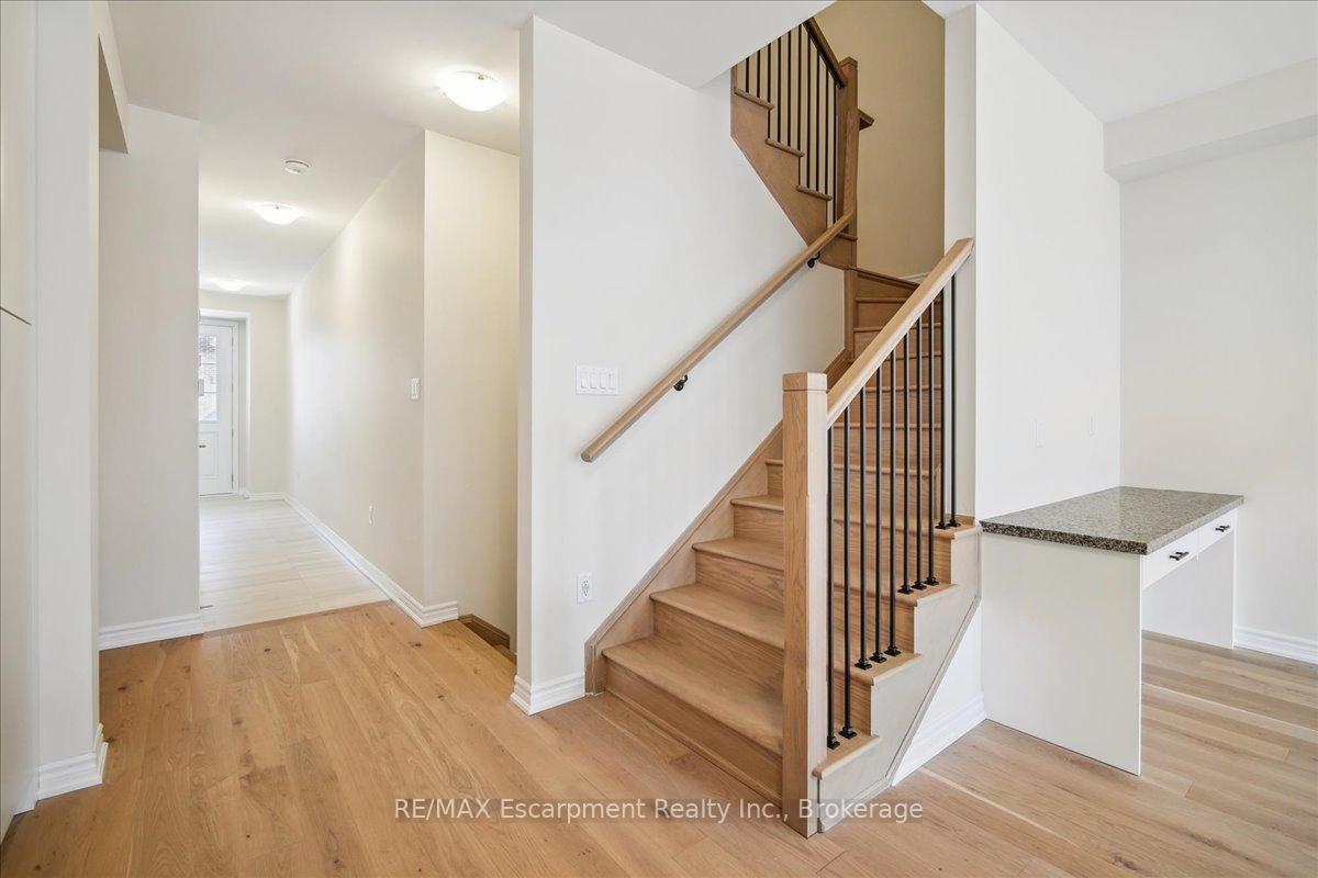 Photo 4 of 2100 Ellerston Common, Burlington, Tyandaga — HOMEH