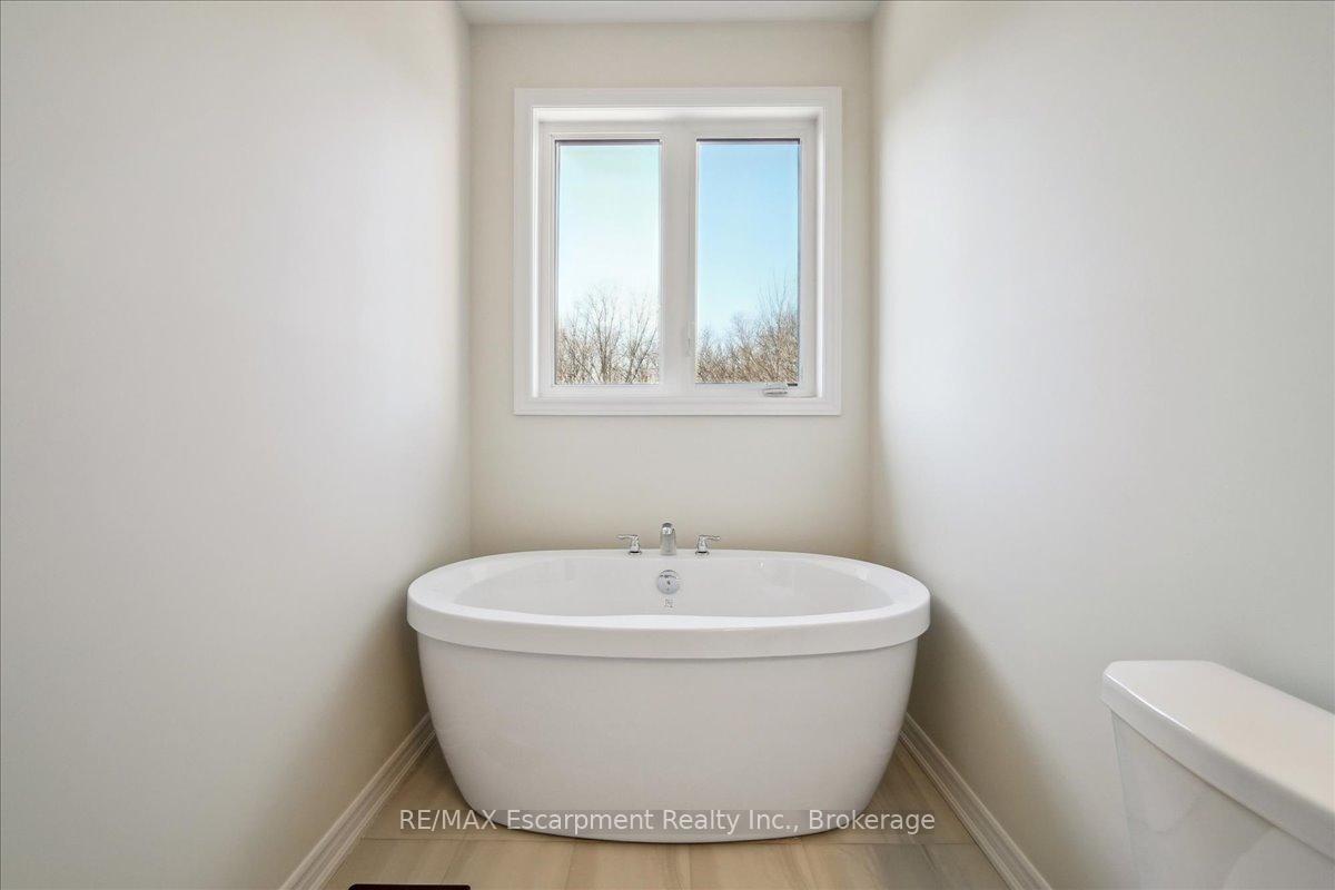 Photo 5 of 2100 Ellerston Common, Burlington, Tyandaga — HOMEH