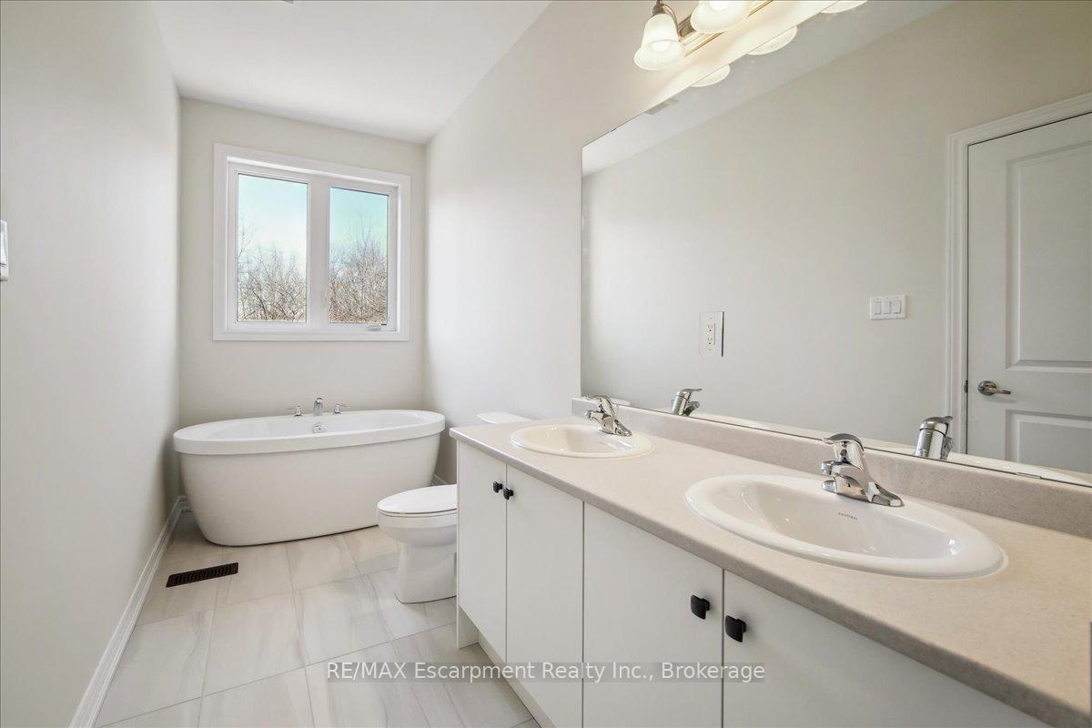 Photo 6 of 2100 Ellerston Common, Burlington, Tyandaga — HOMEH