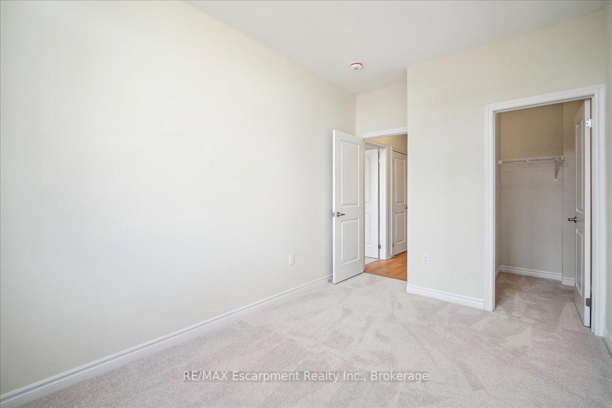 Photo 10 of 2100 Ellerston Common, Burlington, Tyandaga — HOMEH
