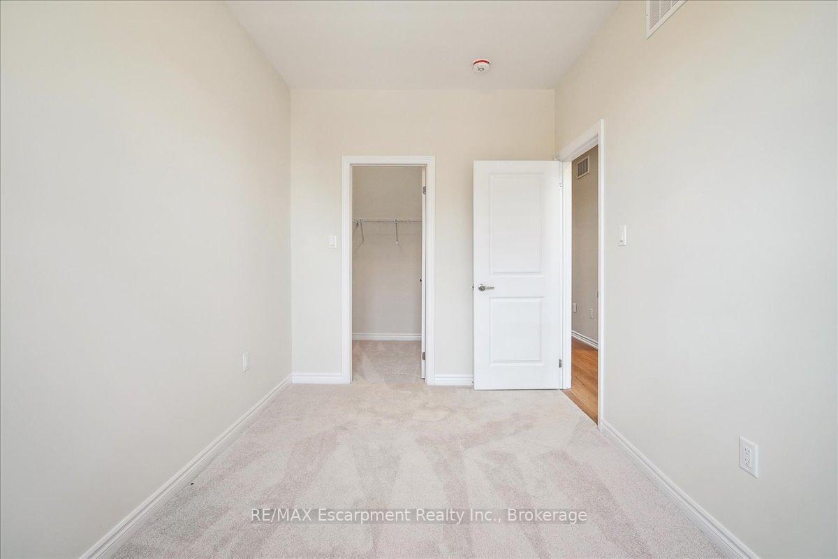 Photo 12 of 2100 Ellerston Common, Burlington, Tyandaga — HOMEH