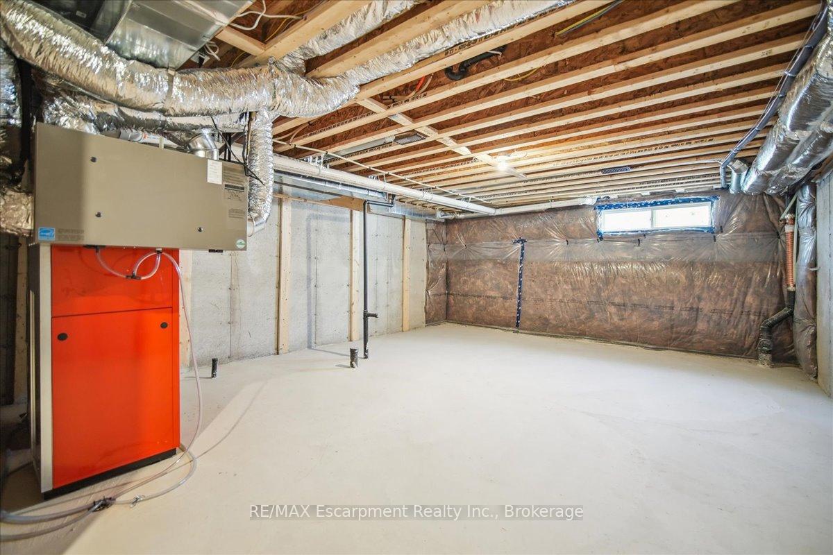 Photo 16 of 2100 Ellerston Common, Burlington, Tyandaga — HOMEH
