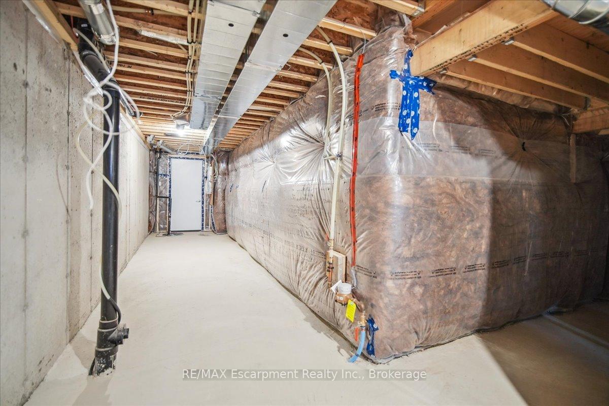 Photo 17 of 2100 Ellerston Common, Burlington, Tyandaga — HOMEH