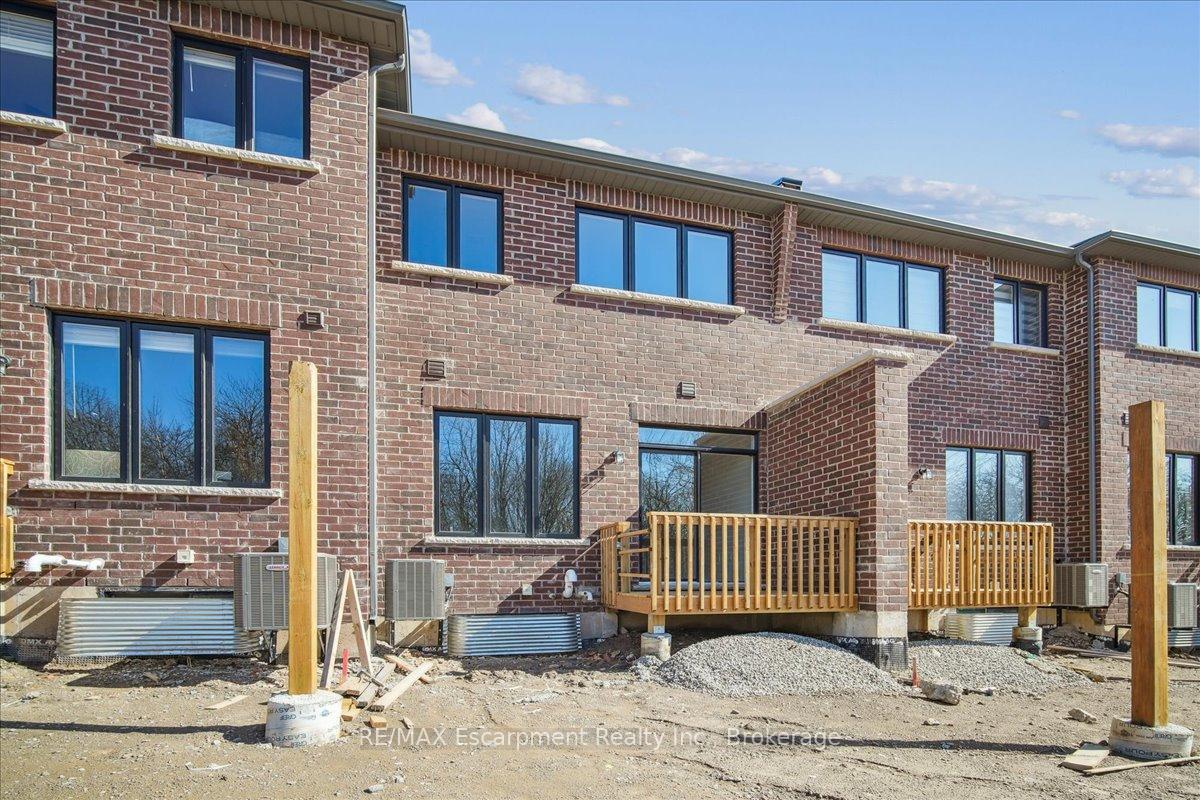 Photo 21 of 2100 Ellerston Common, Burlington, Tyandaga — HOMEH