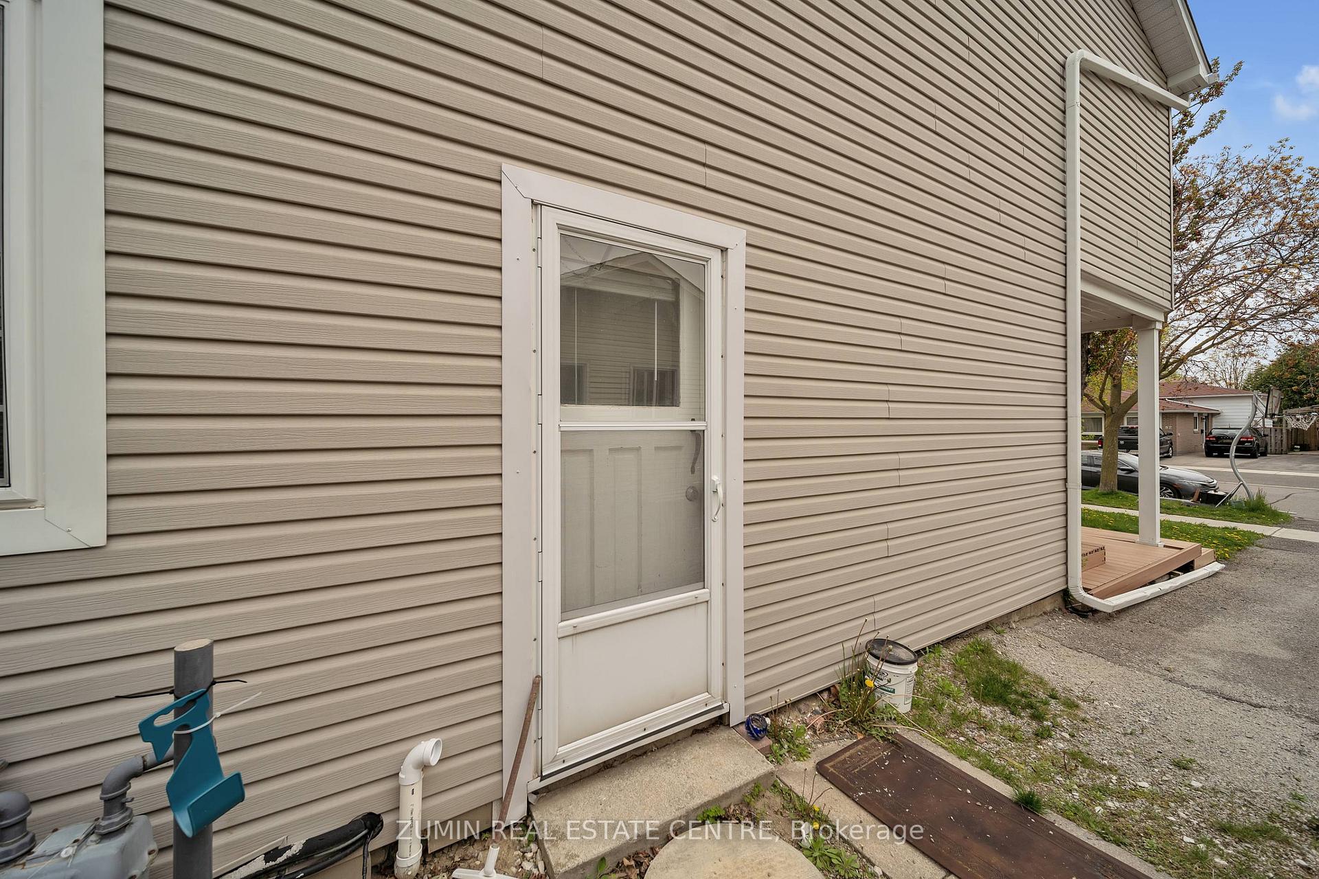 Photo 3 of 121 Carberry Crescent, Brampton, Madoc — HOMEH