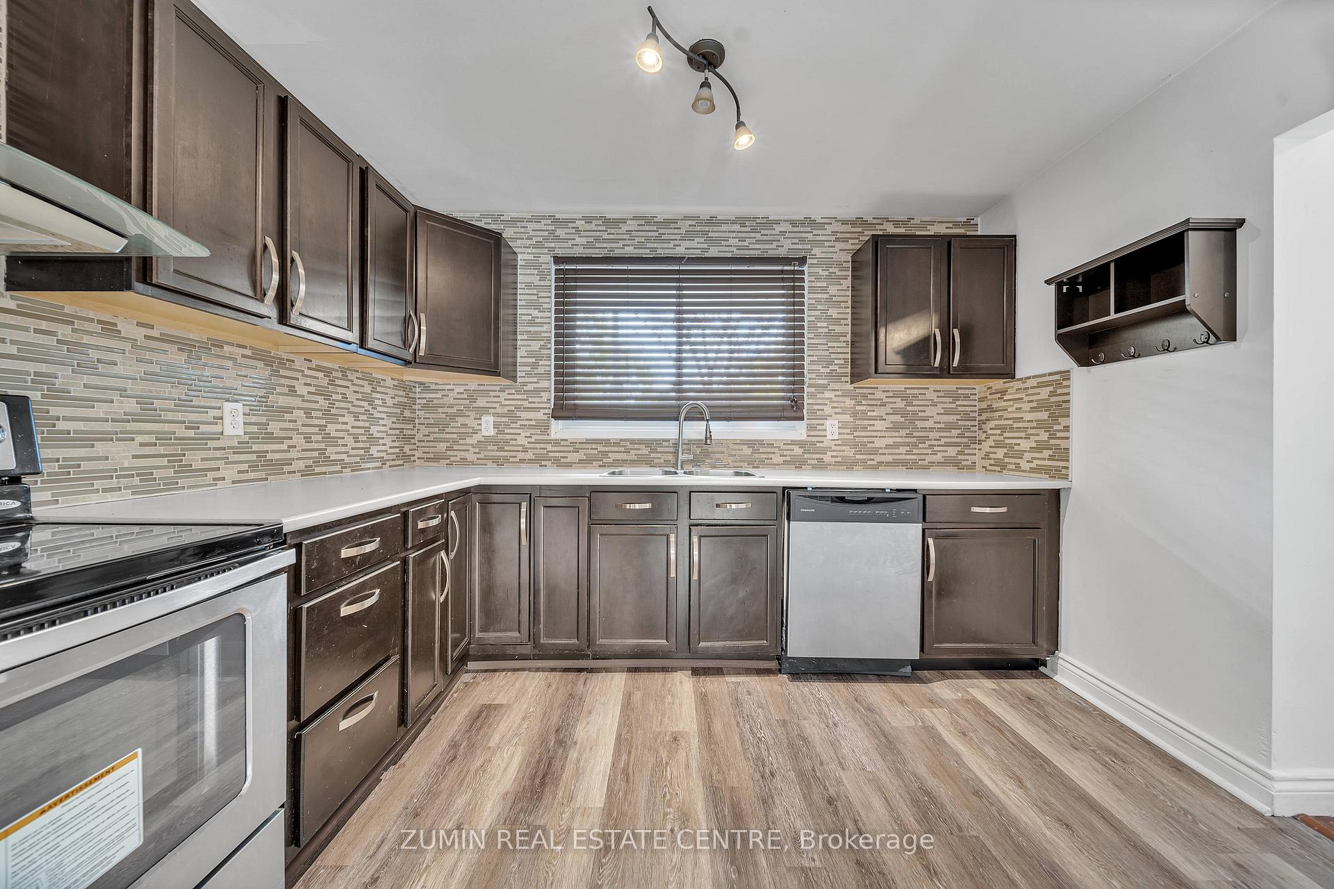 Photo 9 of 121 Carberry Crescent, Brampton, Madoc — HOMEH