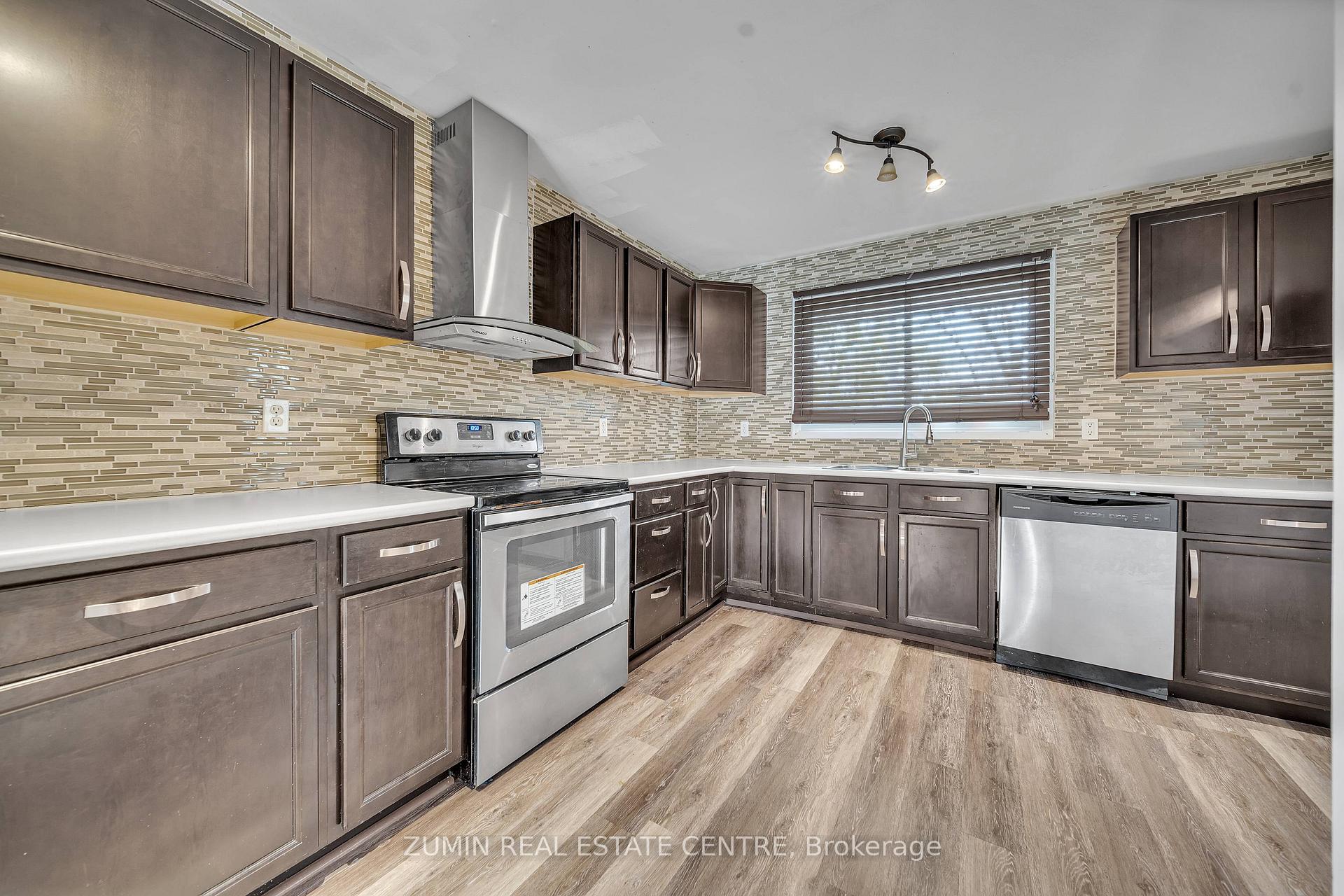 Photo 10 of 121 Carberry Crescent, Brampton, Madoc — HOMEH