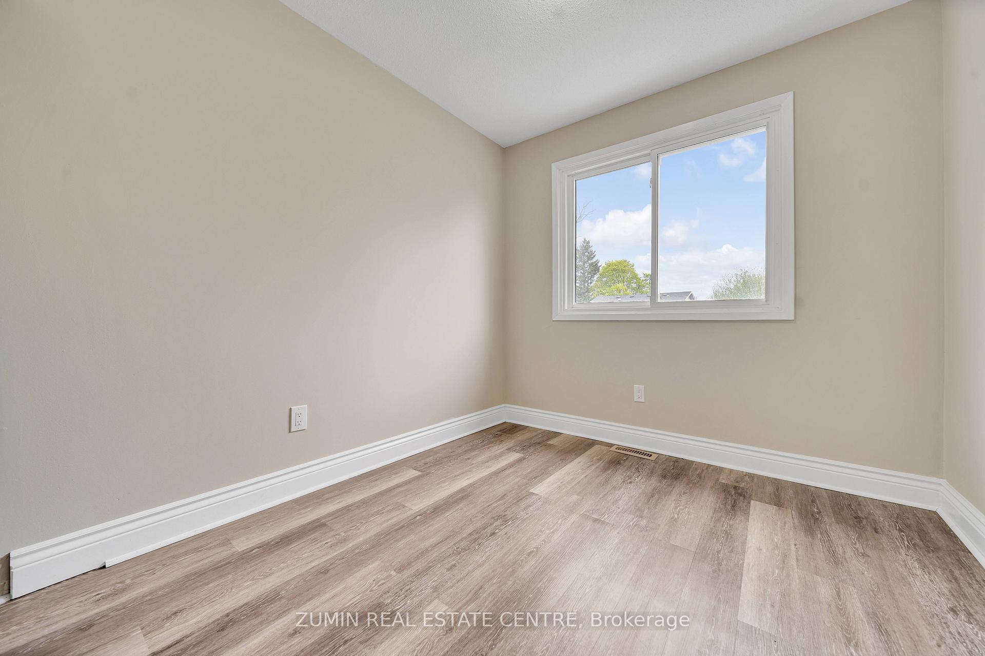 Photo 19 of 121 Carberry Crescent, Brampton, Madoc — HOMEH