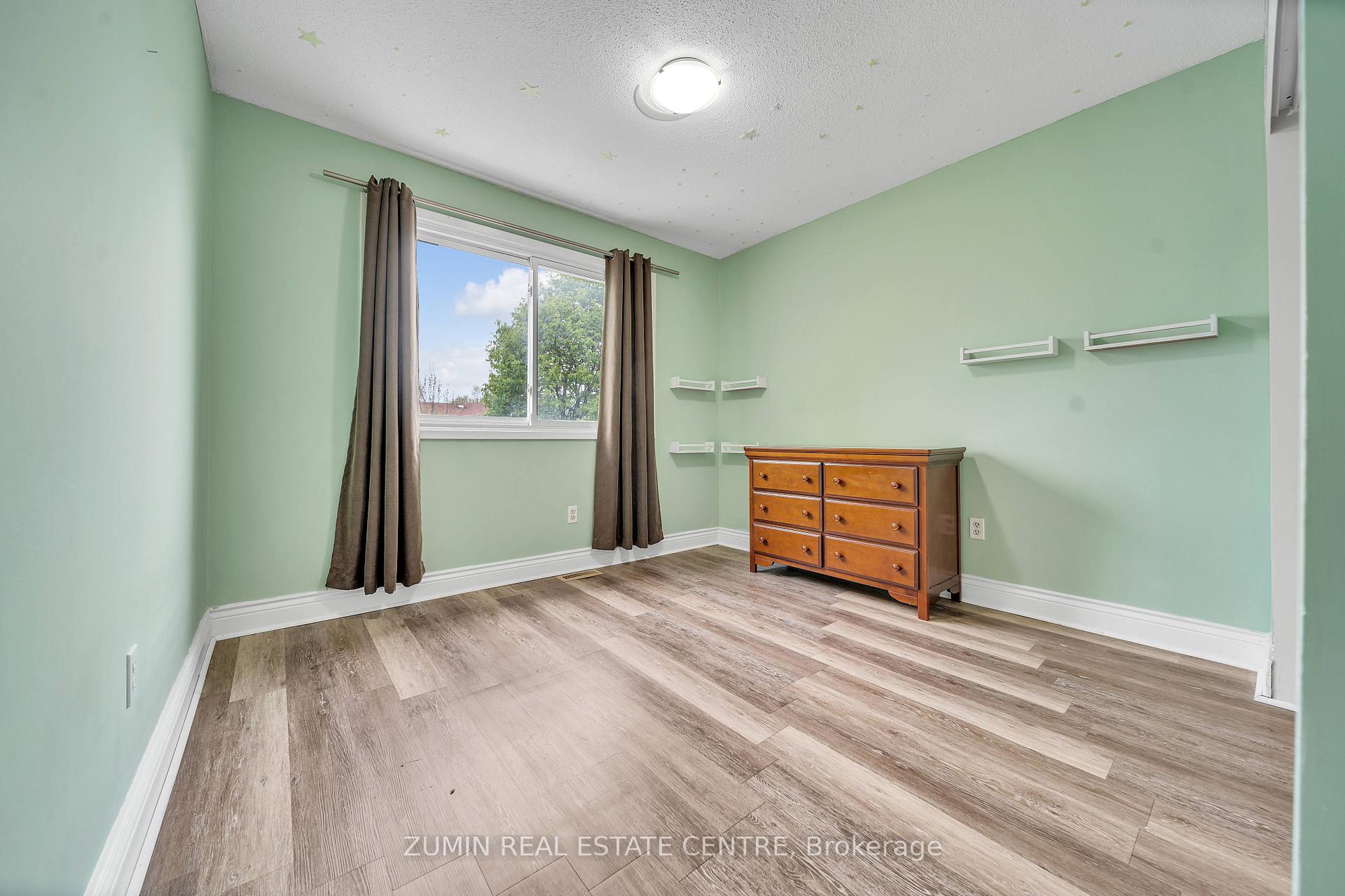 Photo 21 of 121 Carberry Crescent, Brampton, Madoc — HOMEH