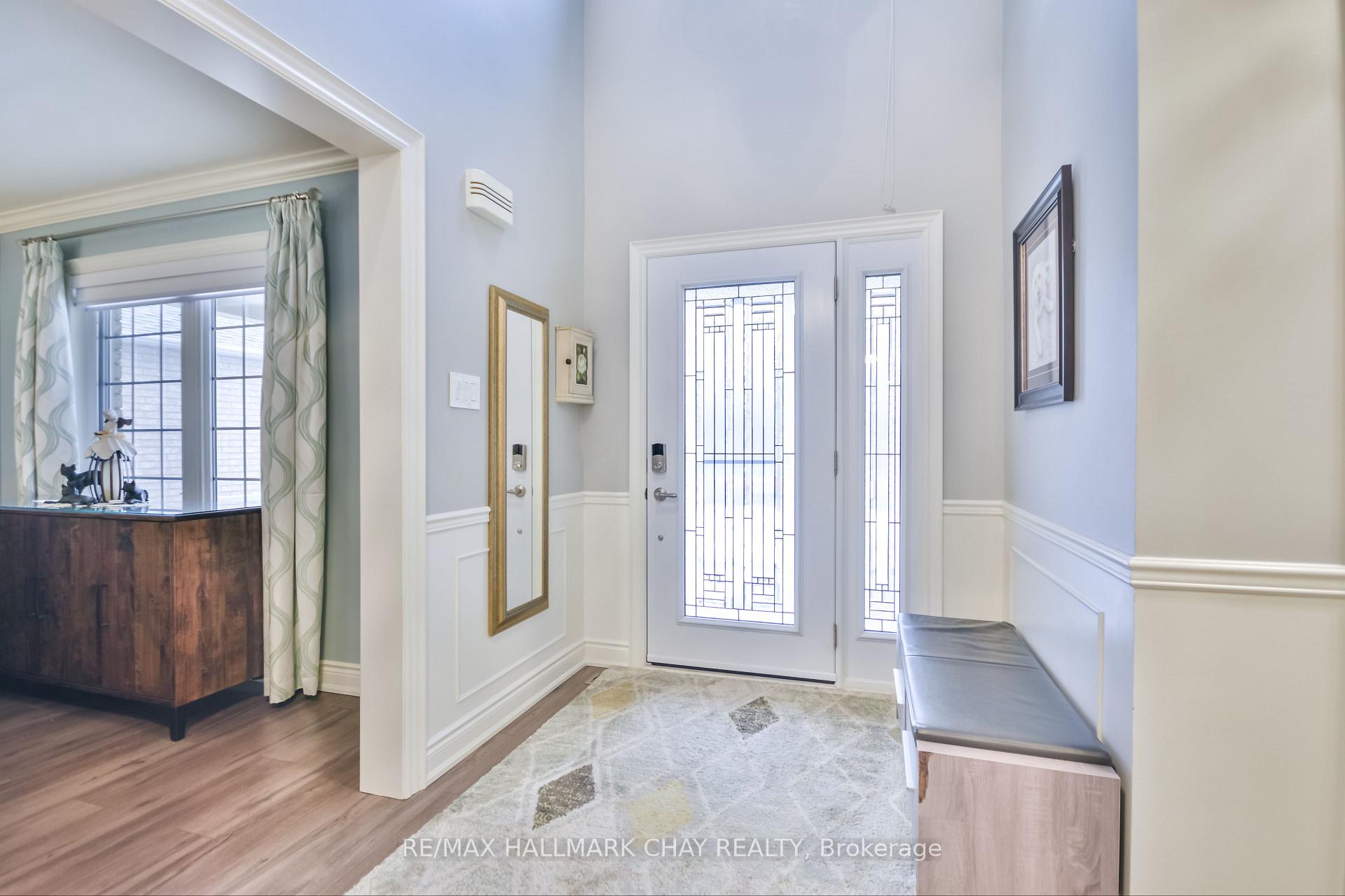 Photo 3 of 22 Emms Drive, Barrie, Holly — HOMEH