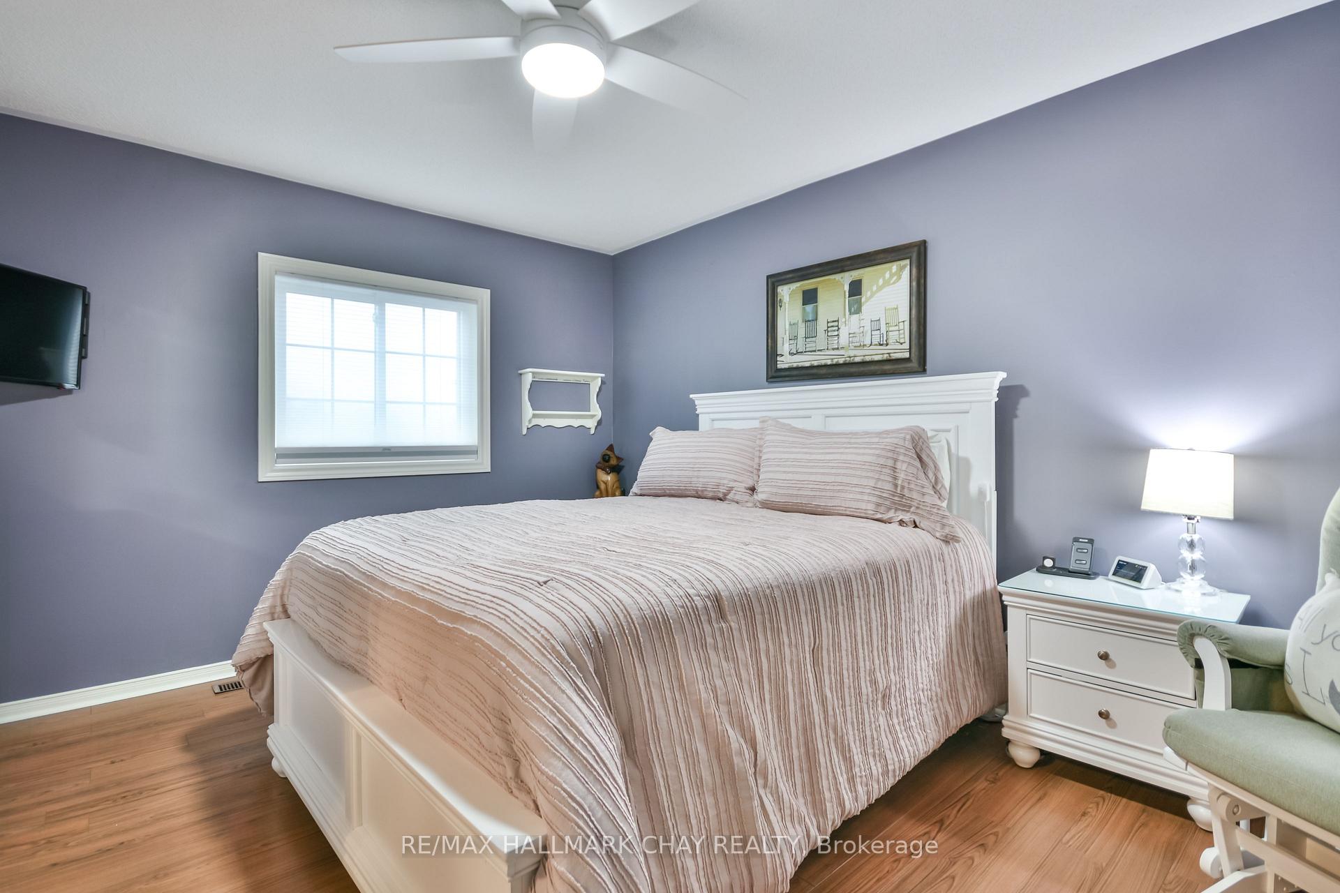 Photo 28 of 22 Emms Drive, Barrie, Holly — HOMEH